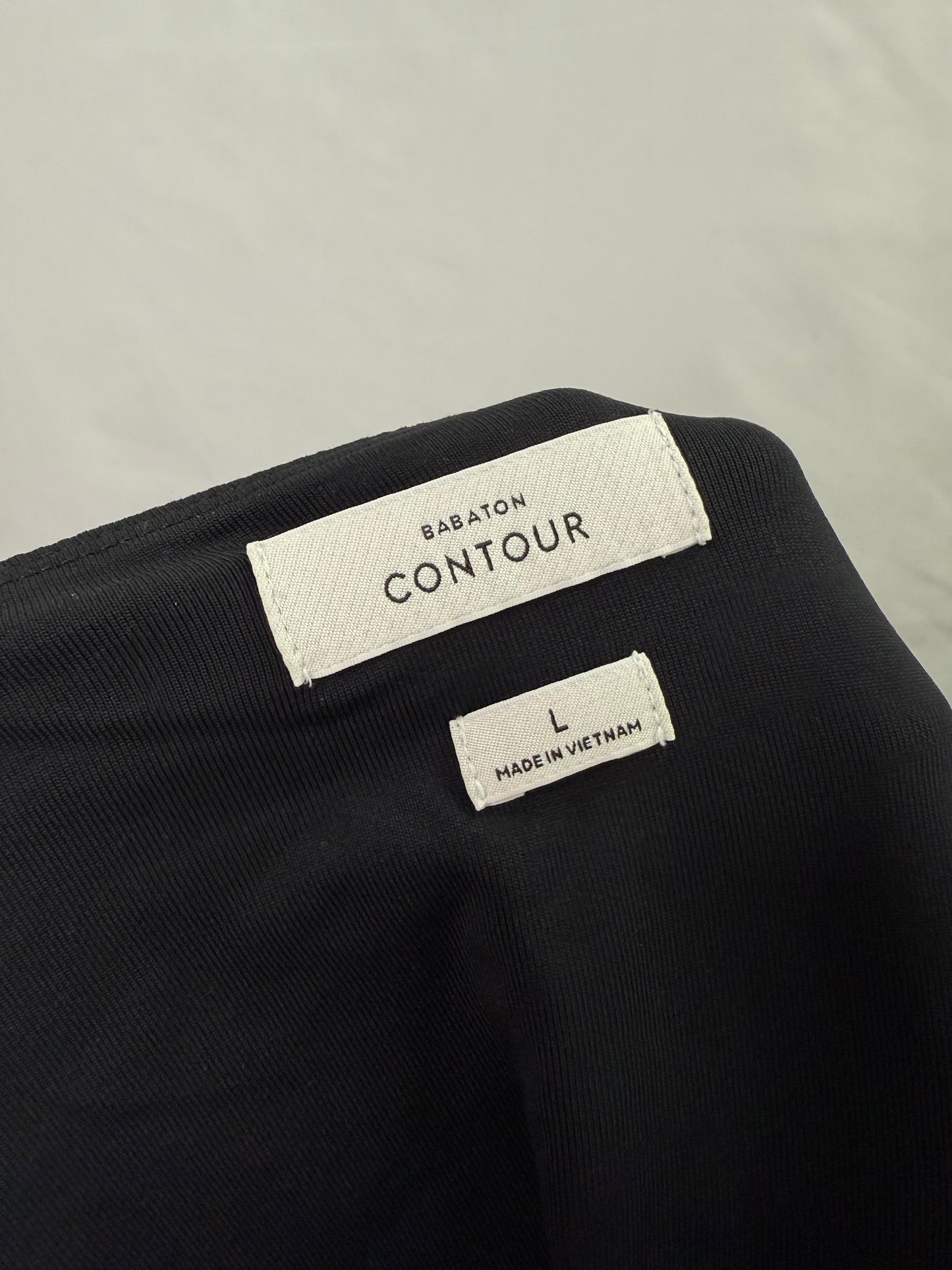 Aritzia Babaton Contour Squareneck Short Sleeve Bodysuit (L)