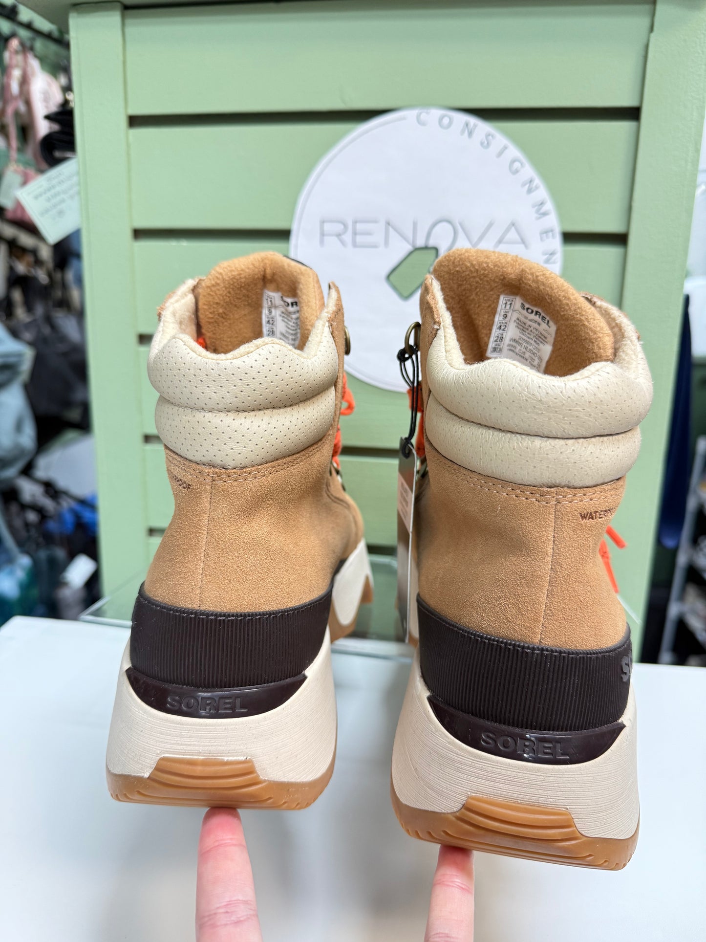 Sorel Kinetic Impact Conquest Boots (Womens 11)