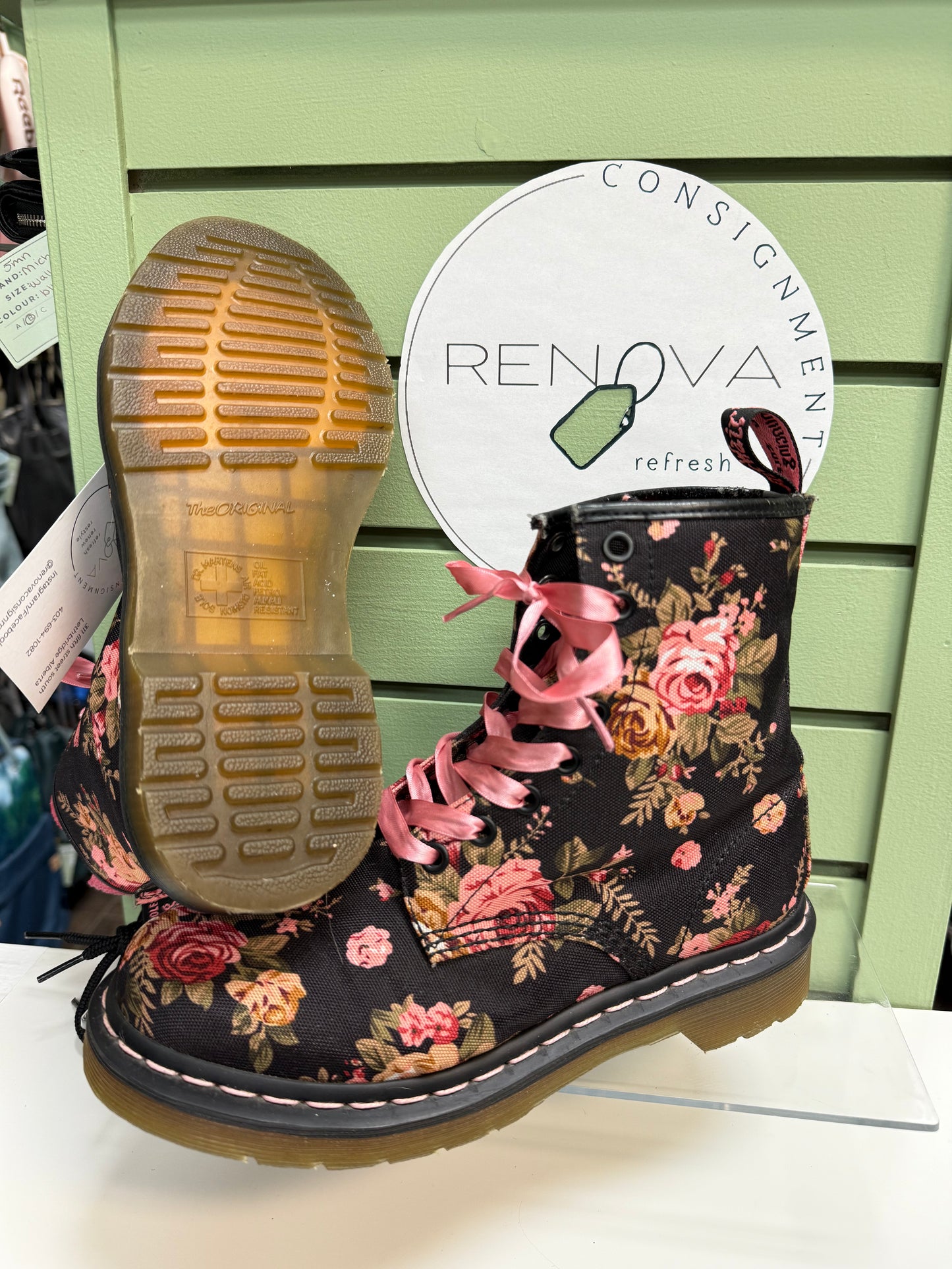 Doc Martens Original 1460 Boots (Womens 7)