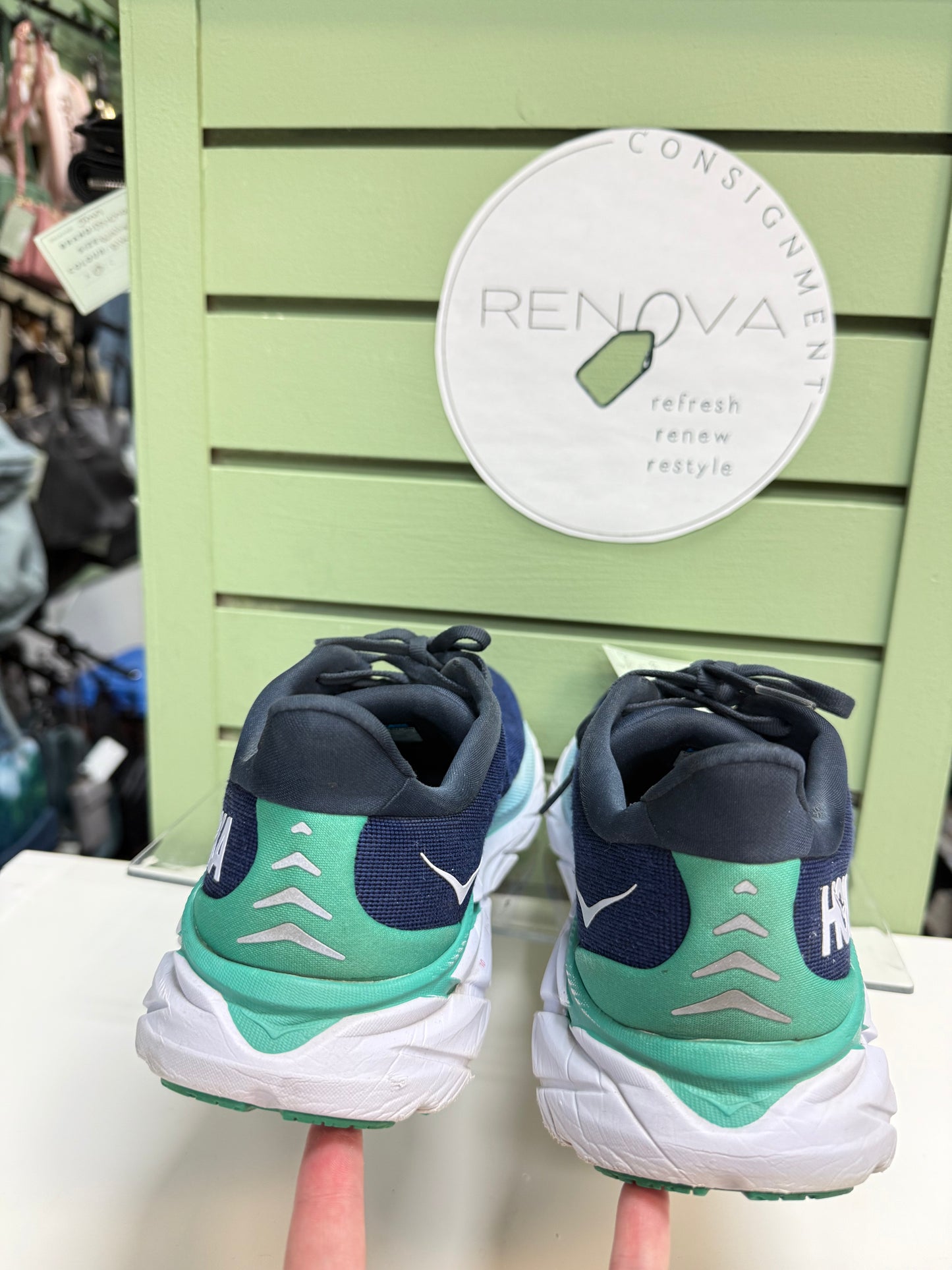 Hoka Clifton 8 Runners (Womens 9)