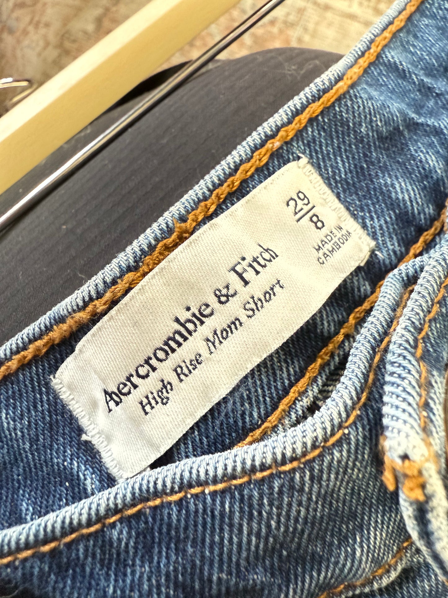 Abercrombie Mom HR Short (29)