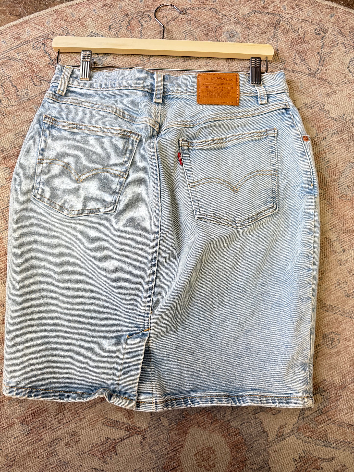 Levi’s Slit Pencil HR Skirt (29)