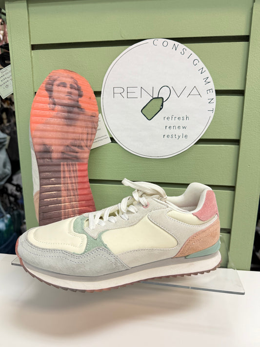 Hoff Rome Sneakers (Womens 8)