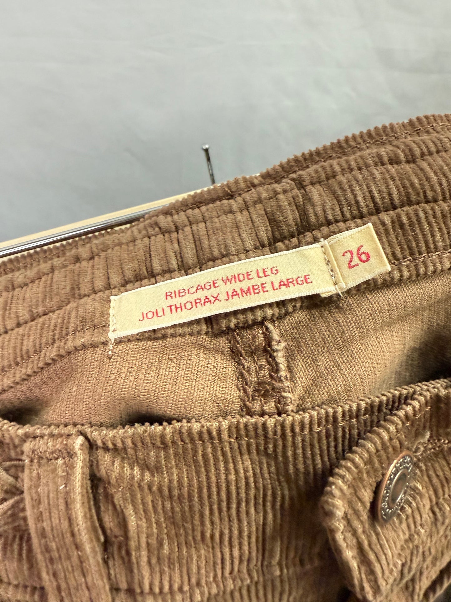 Levi’s Ribcage Wide Leg Corduroy HR Pant 32” (26)