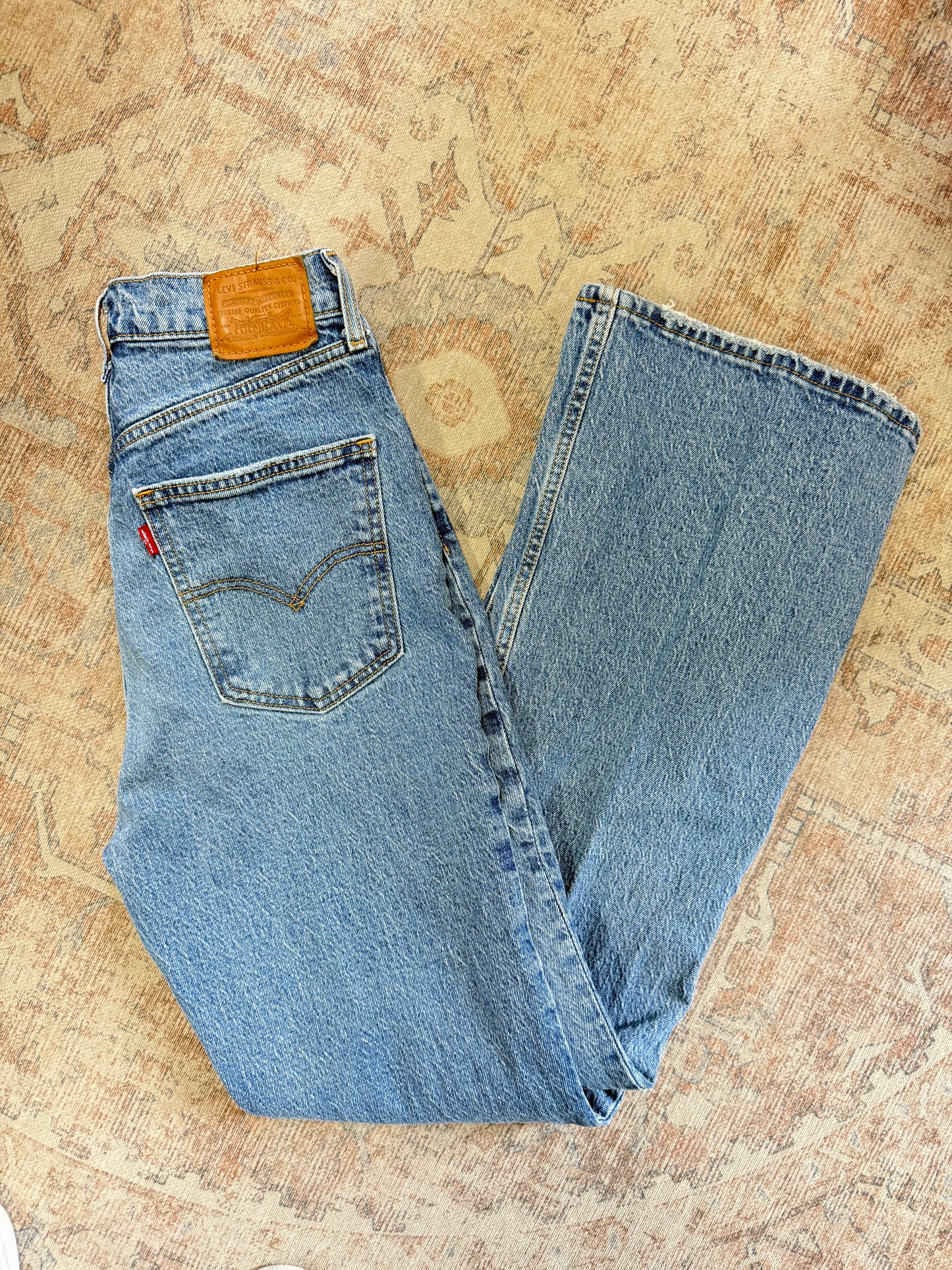 Levi’s ‘70s Flare HR Jeans (27x32)