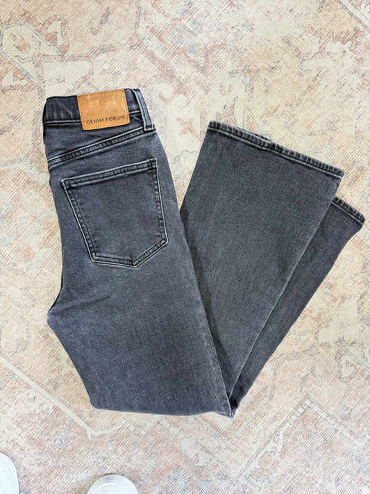 Denim Forum Twiggy Flare HR Jeans (24x26)