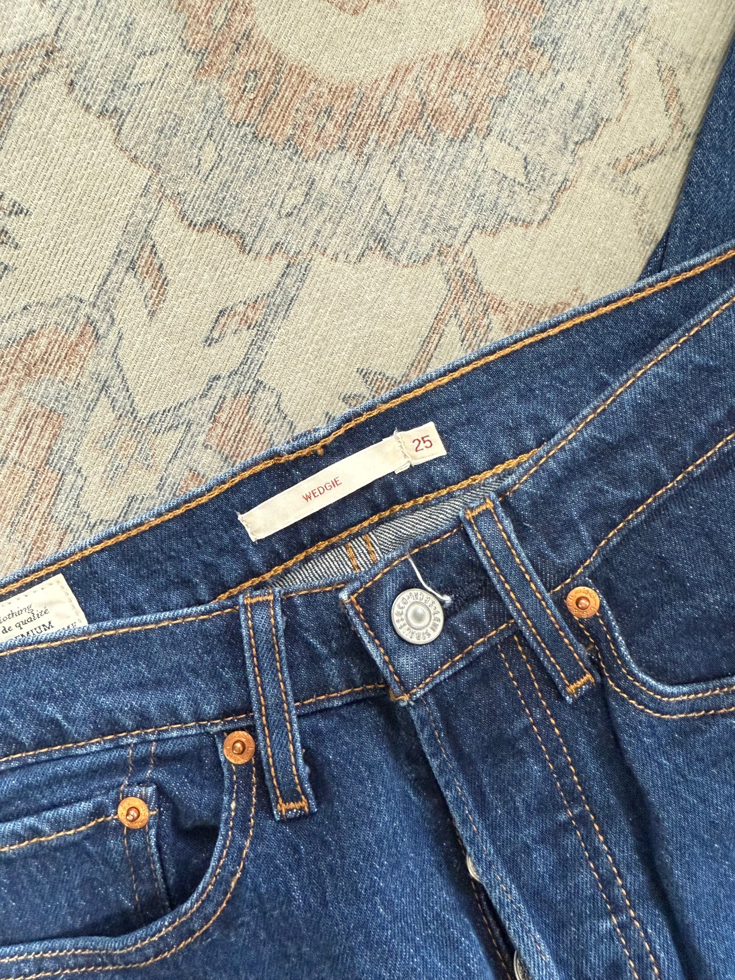 Levi’s Wedgie HR Jeans (25x28)