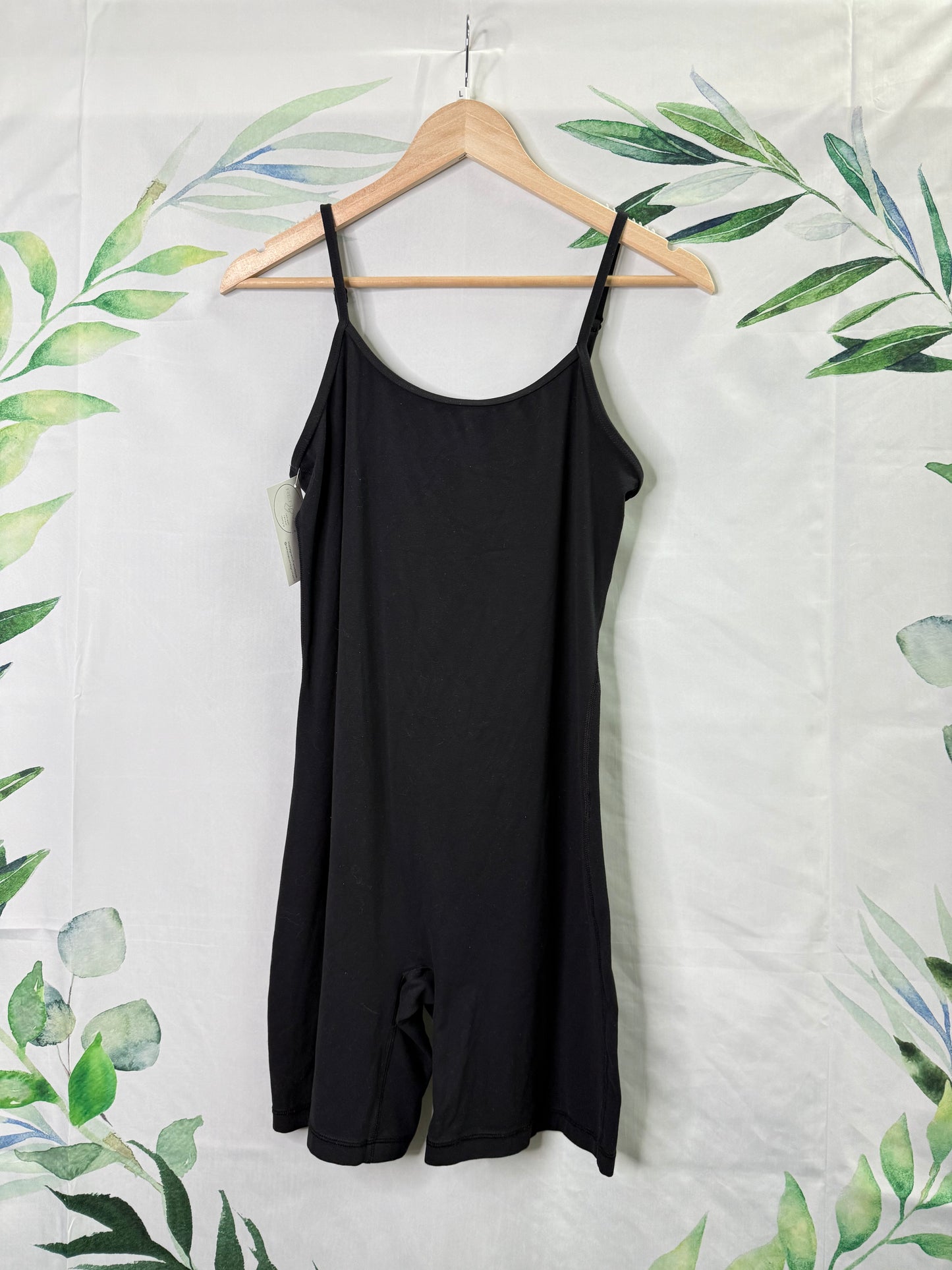 Aritzia TNA New Rhythm Romper 7” (L)