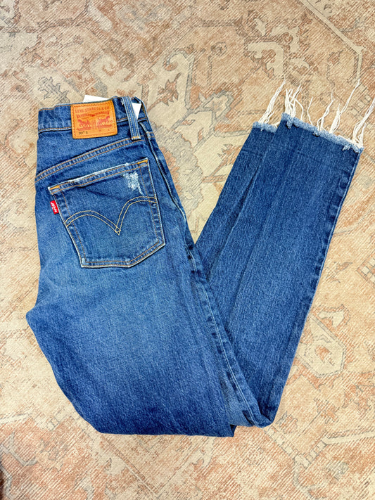 Levi 501 Skinny HR Jeans (25x30)