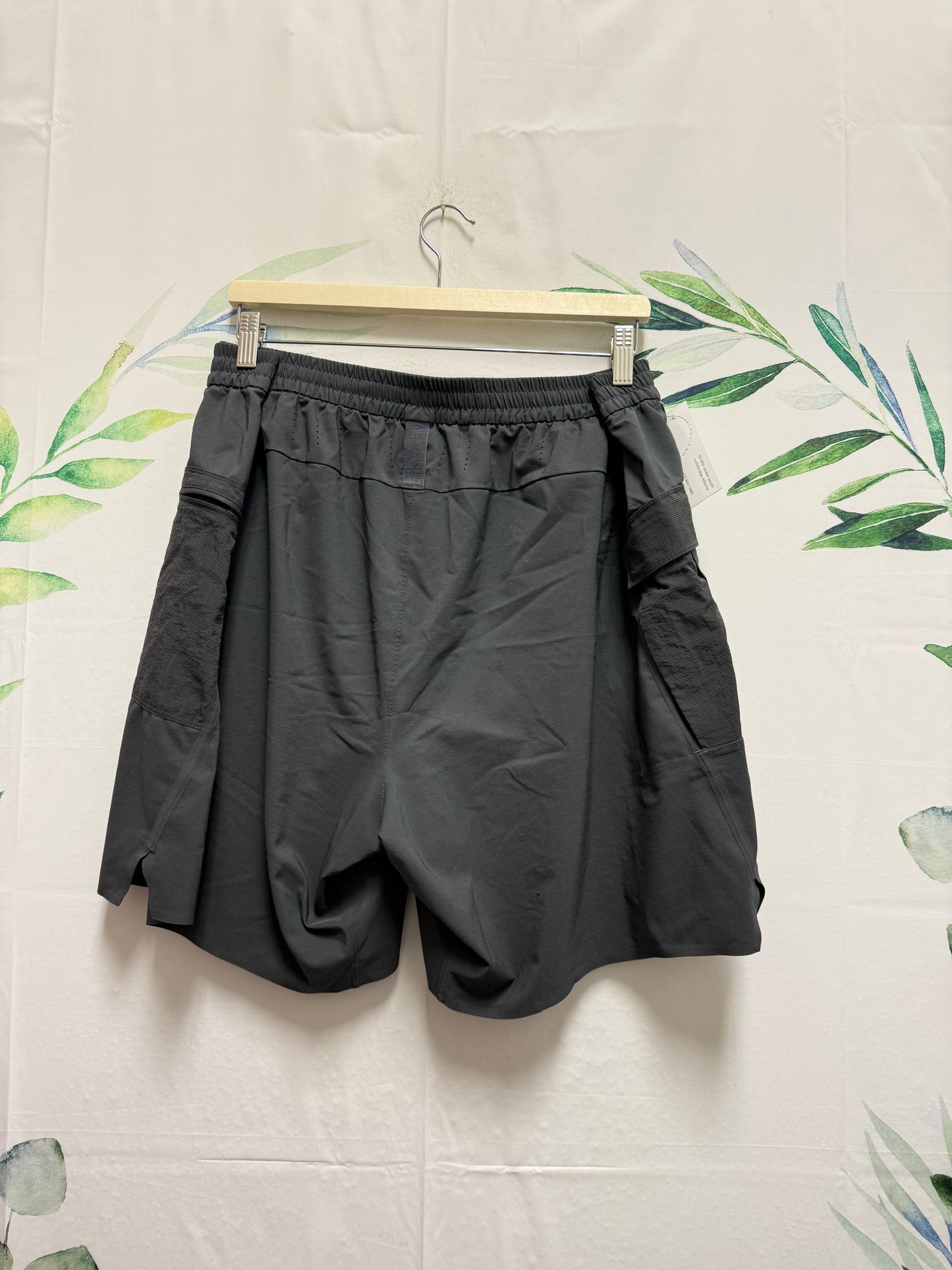 Lululemon Water Repellent Hiking Short 8” (XXL)
