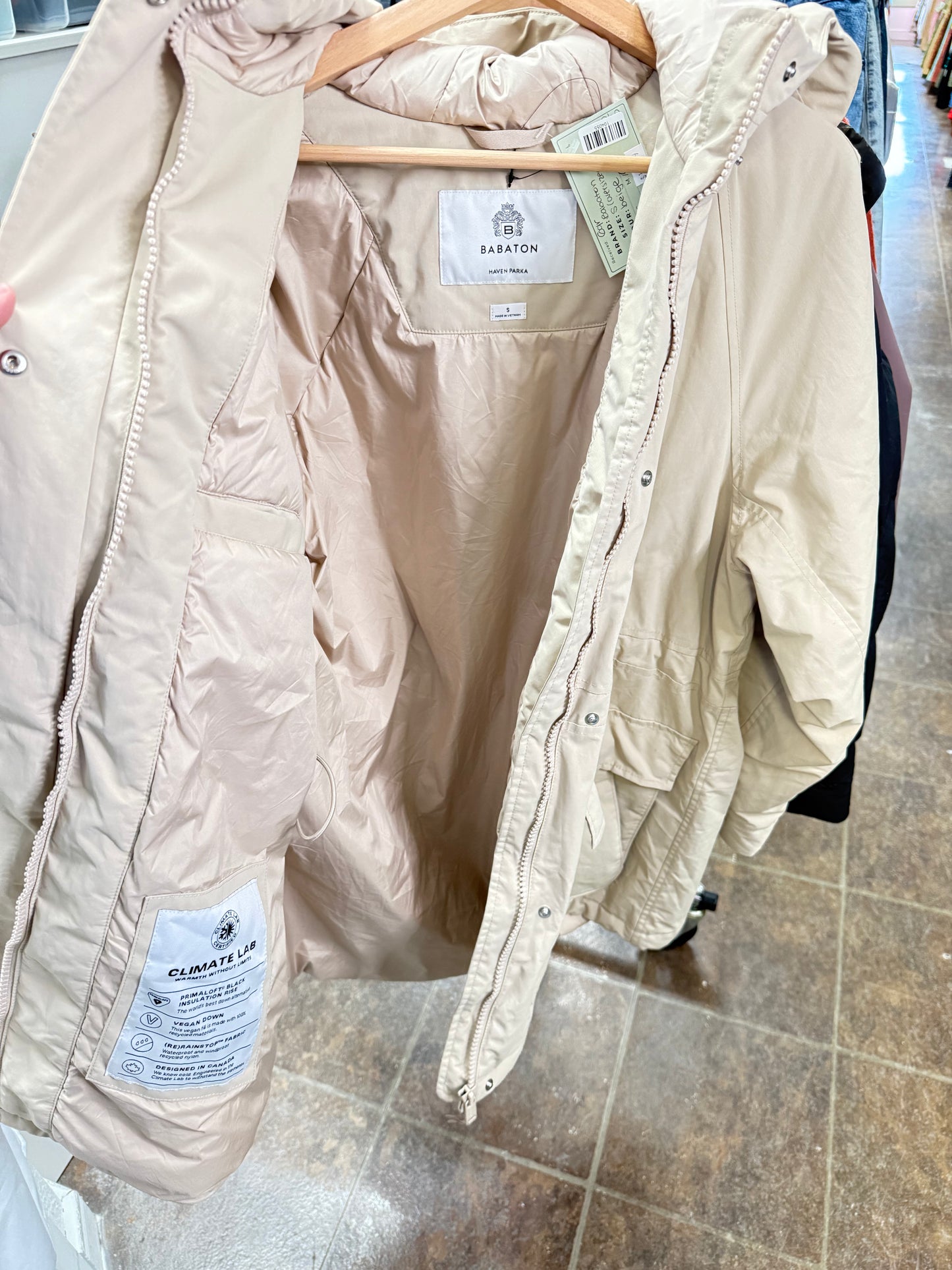 Aritzia Babaton Haven Oversized Parka (S)