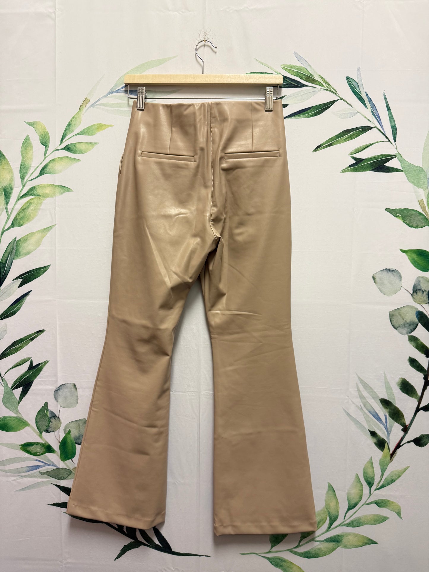 Abercrombie Faux Leather Flare HR Pant 28” (27)