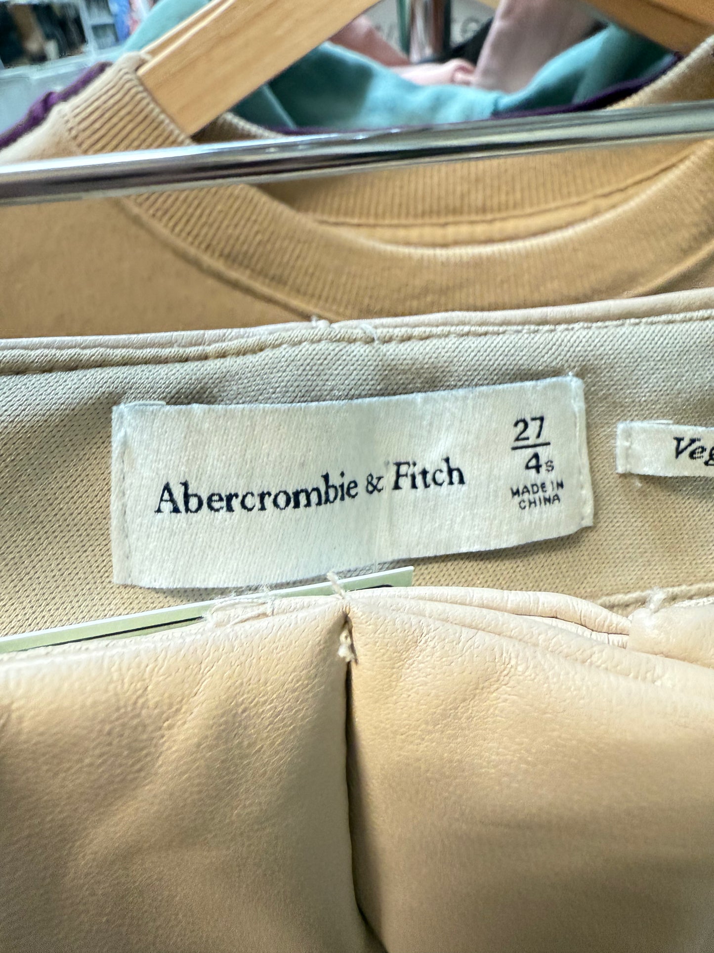 Abercrombie Faux Leather Flare HR Pant 28” (27)