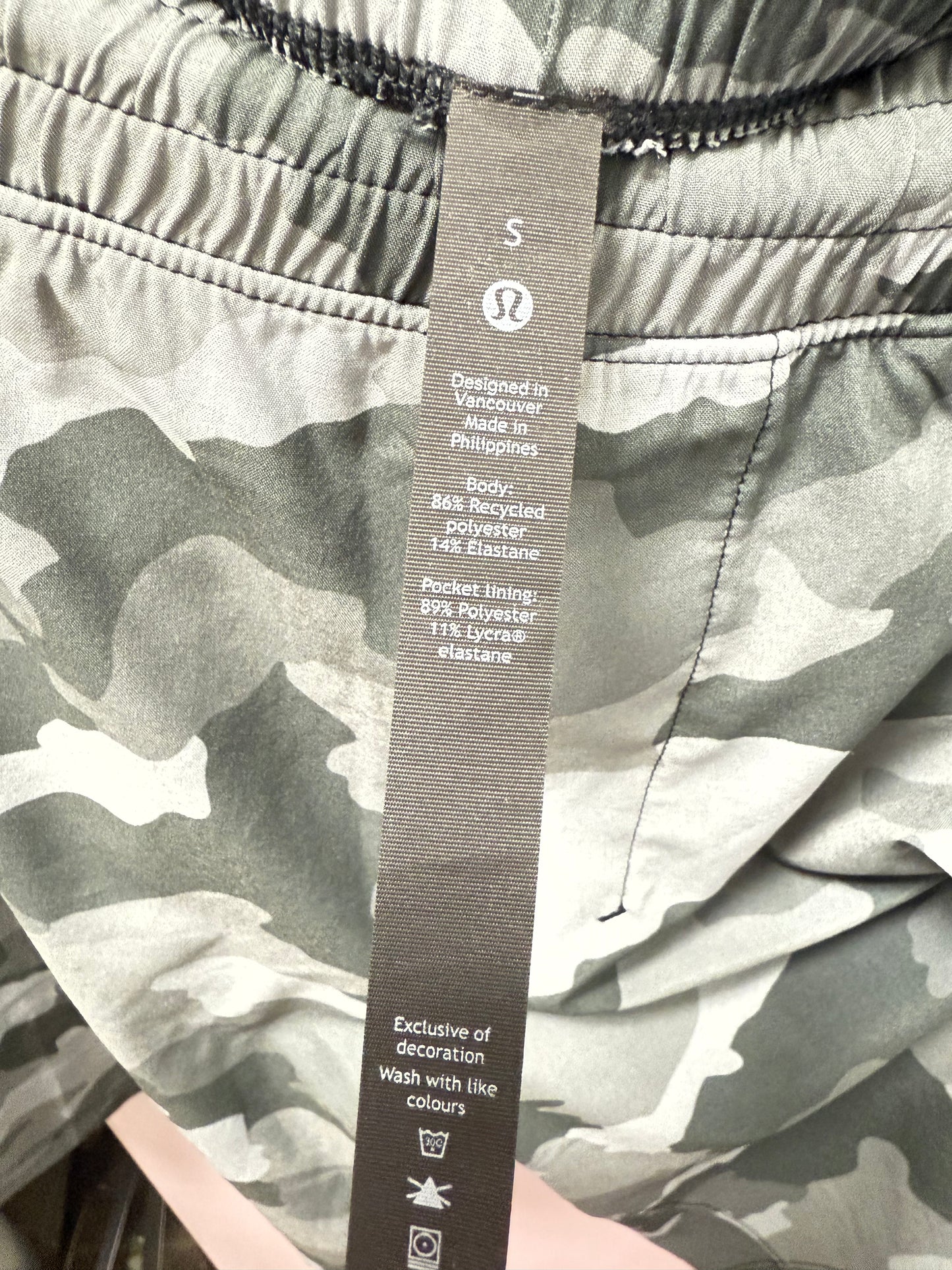 Lululemon Pace Breaker Linerless 7” (S)