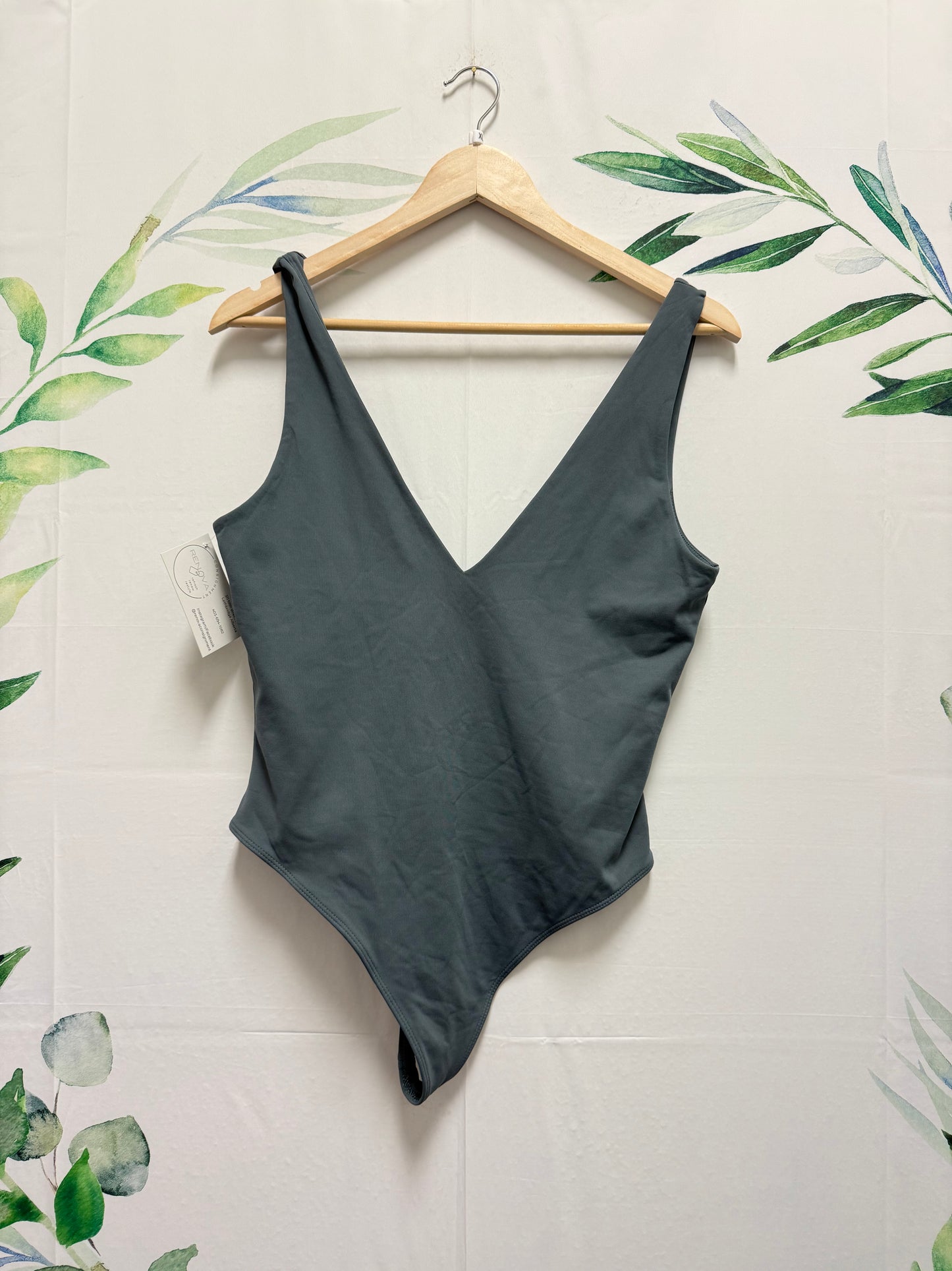 Aritzia Babaton Contour V Neck Bodysuit (XL)