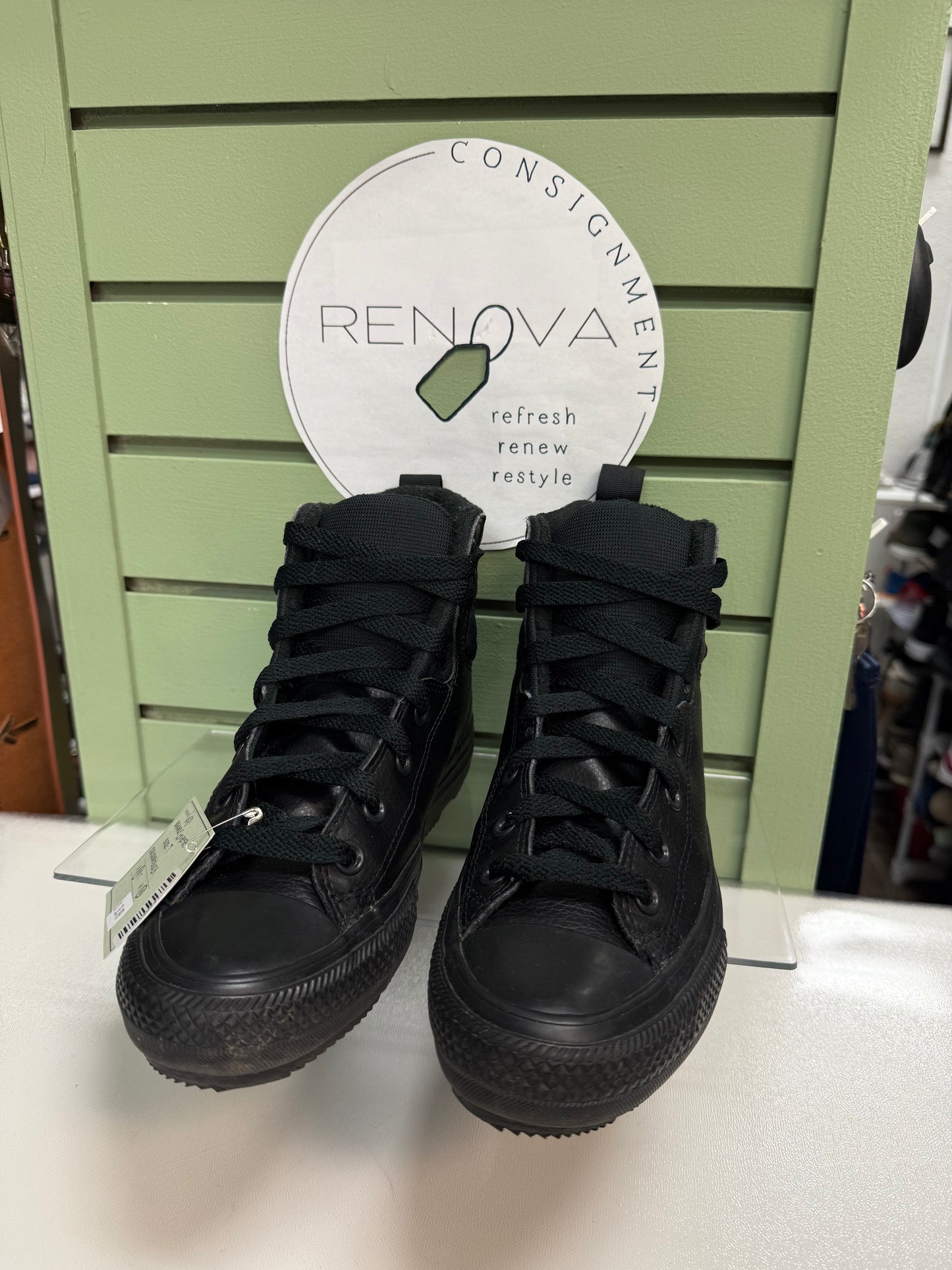 Converse High Top Sneakers (Womens 7)