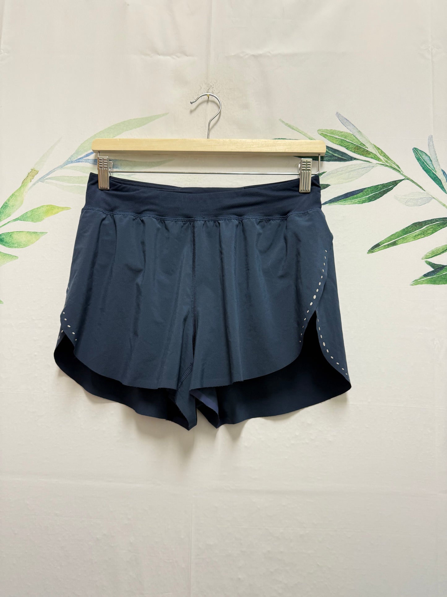 Lululemon Find Your Pace HR Short 3” (6)