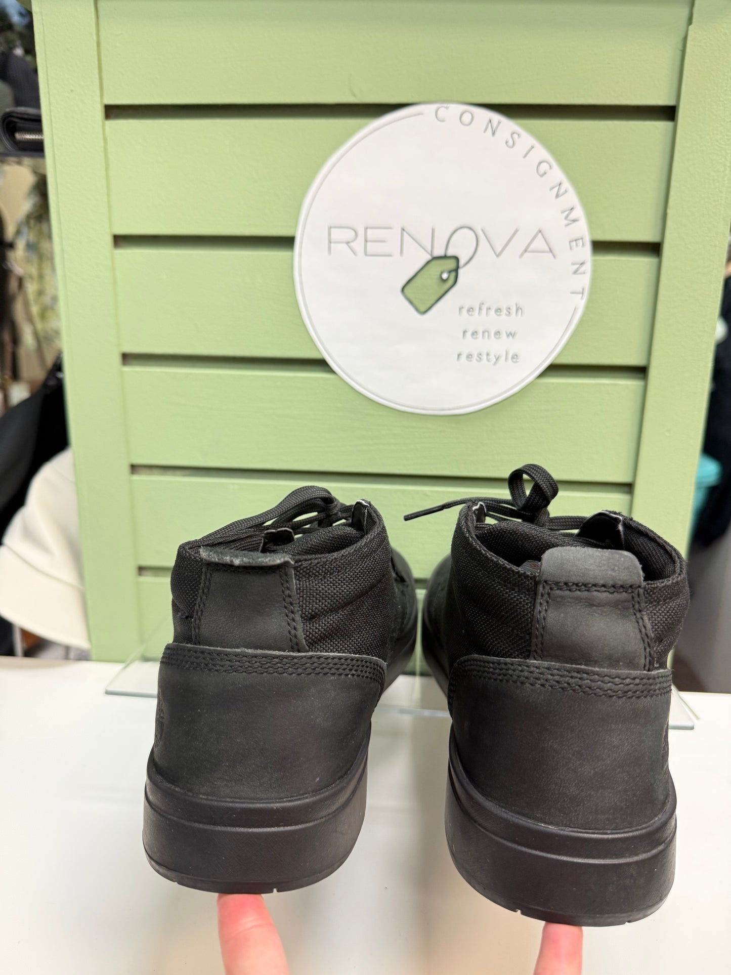Timberland Short Casual Boot (Mens 9)