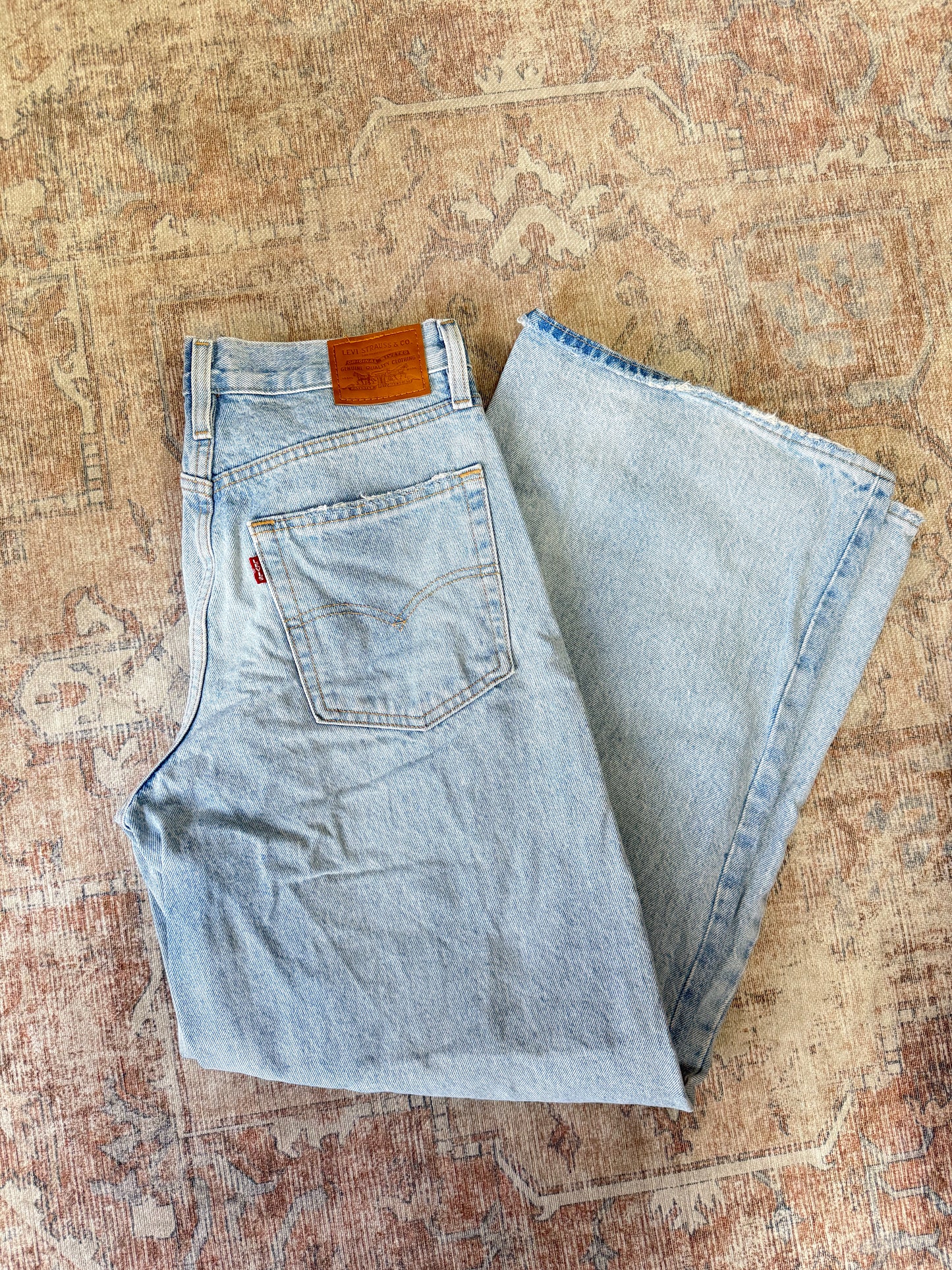 Levi’s XL Straight HR Jeans (27x31)
