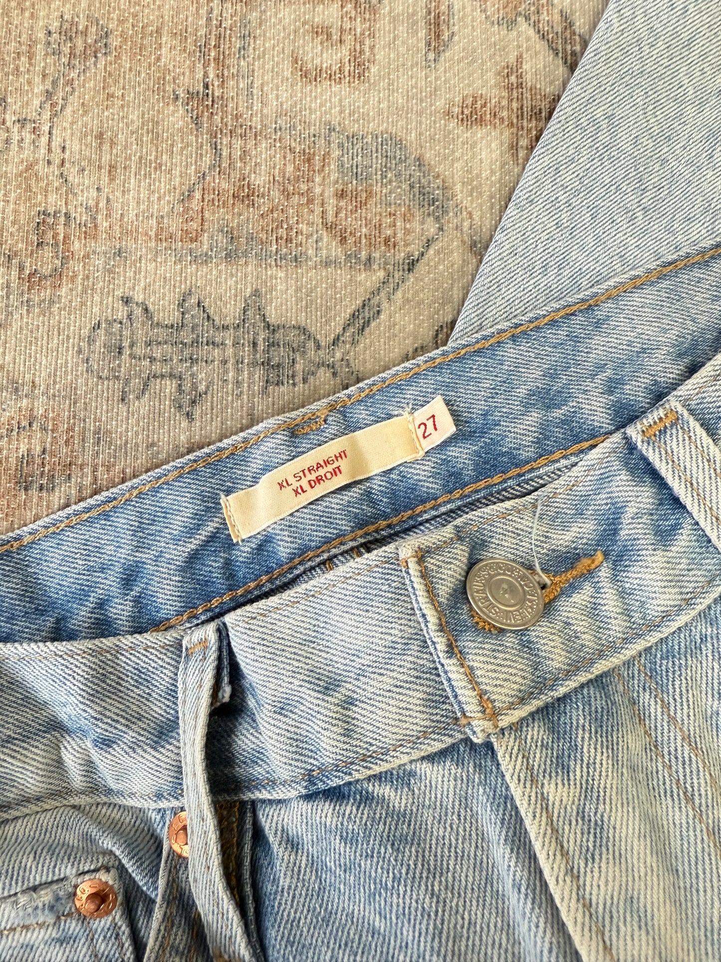 Levi’s XL Straight HR Jeans (27x31)