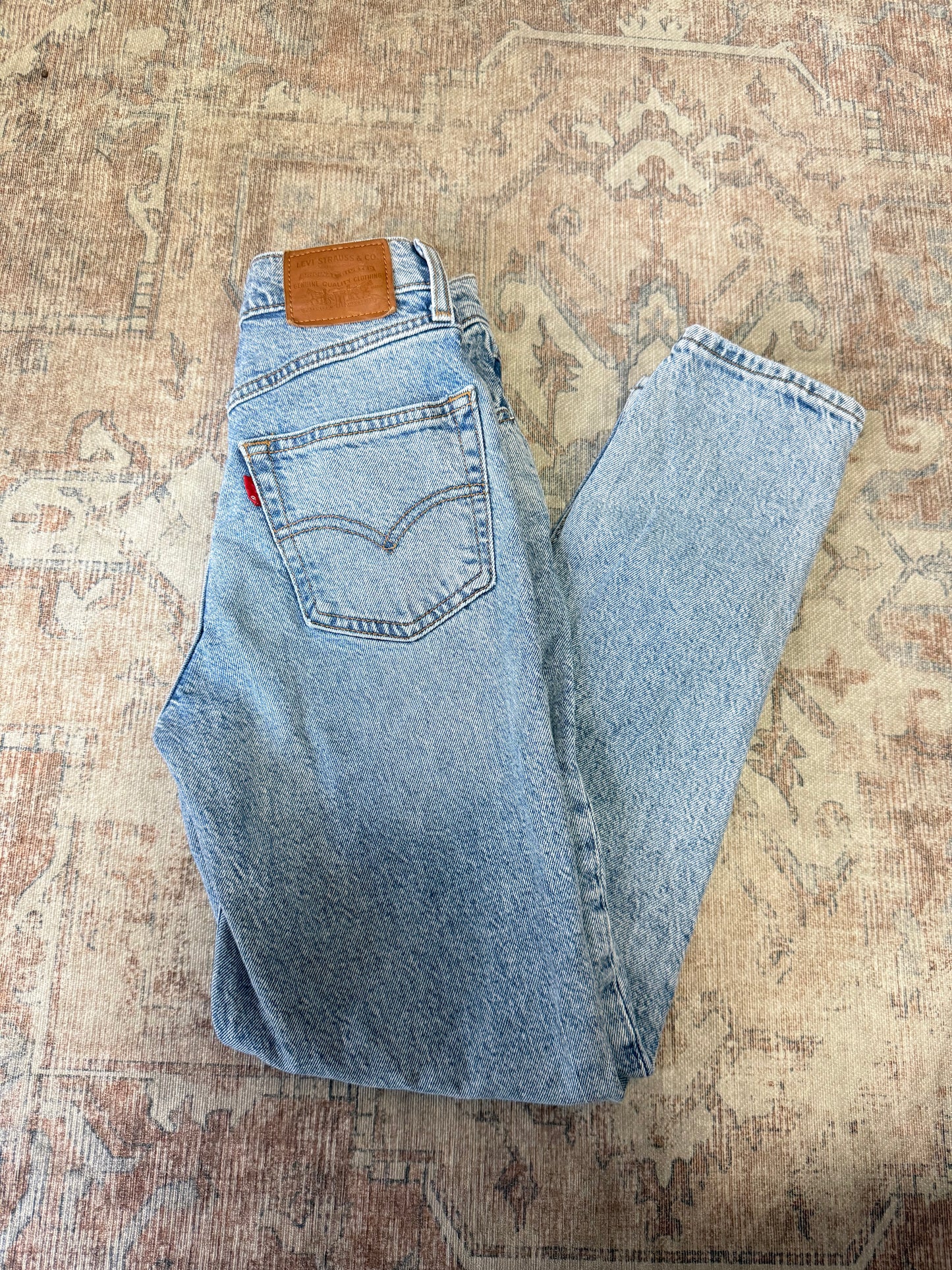 Levi’s ‘80s Mom HR Jeans (23x28)