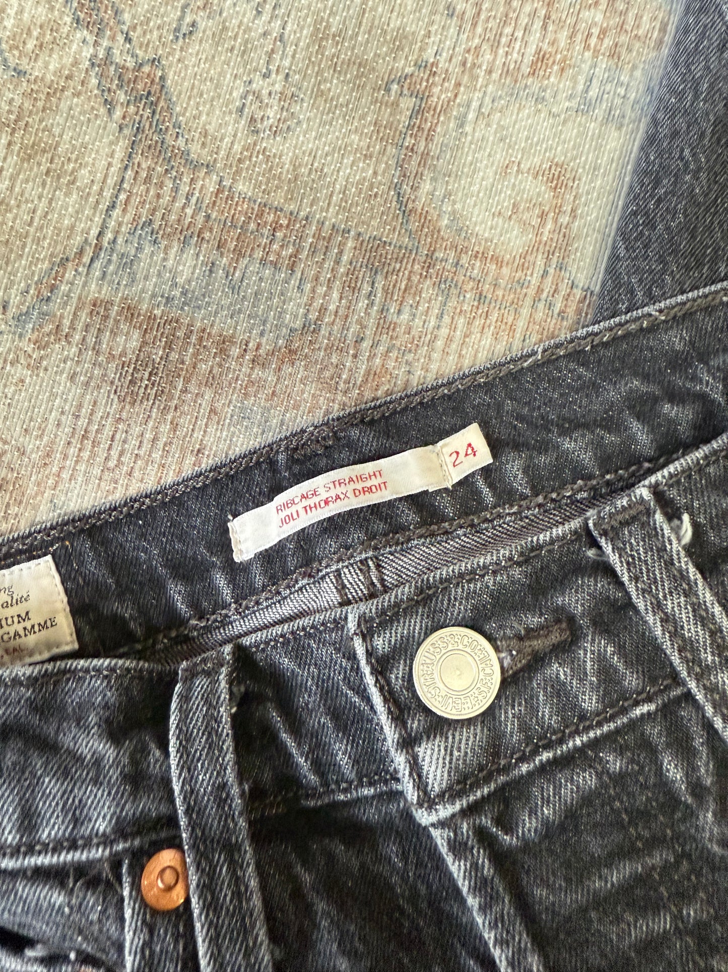 Levi’s Ribcage Straight HR Jeans (24x27)