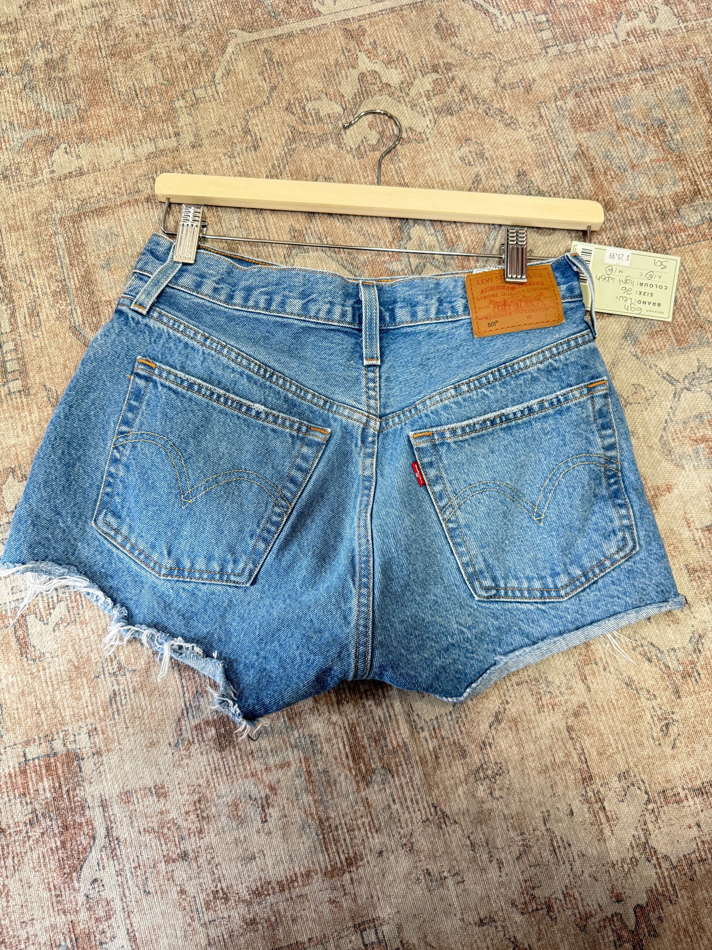 Levi’s 501 Shorts (26)