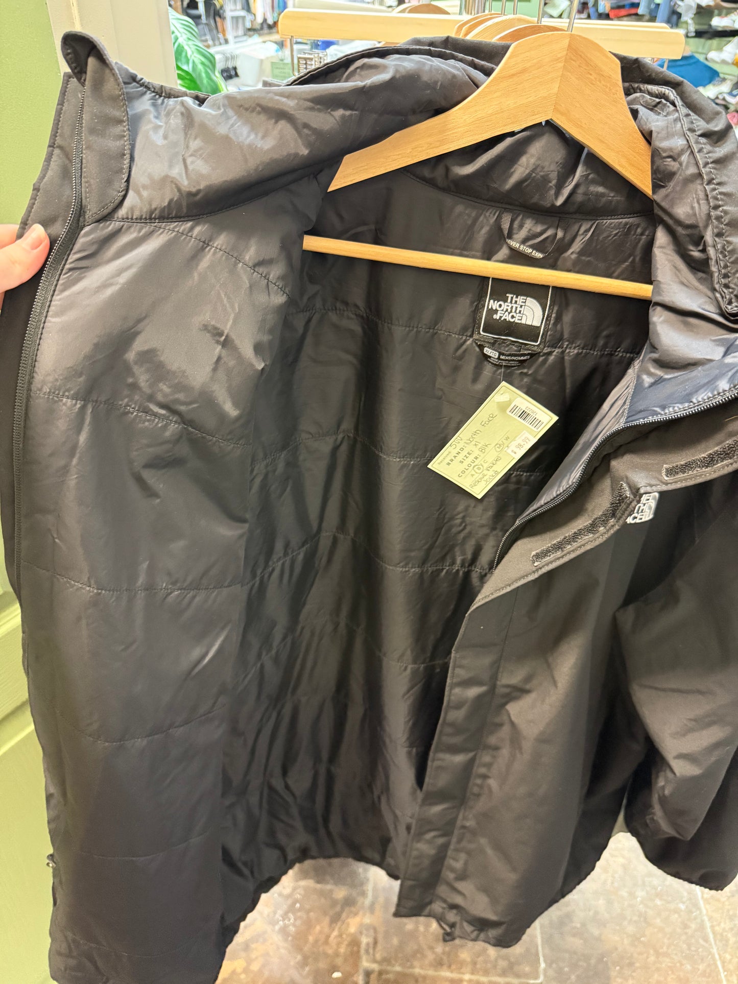 The North Face Resolve Insulated Jacket (XL)