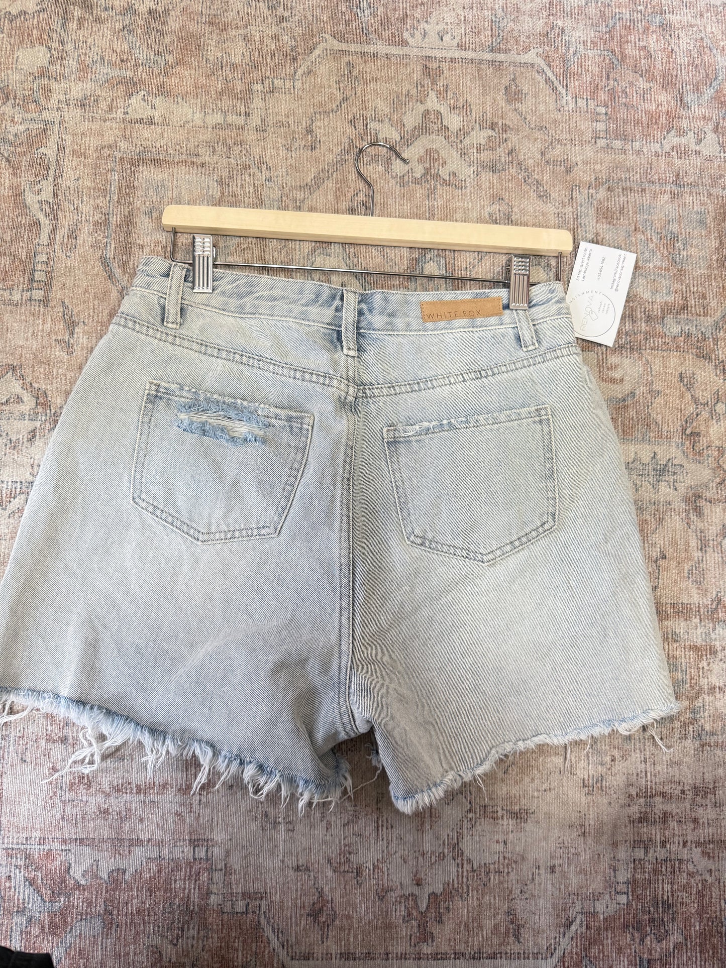 White Fox Mid Length HR Shorts (L)
