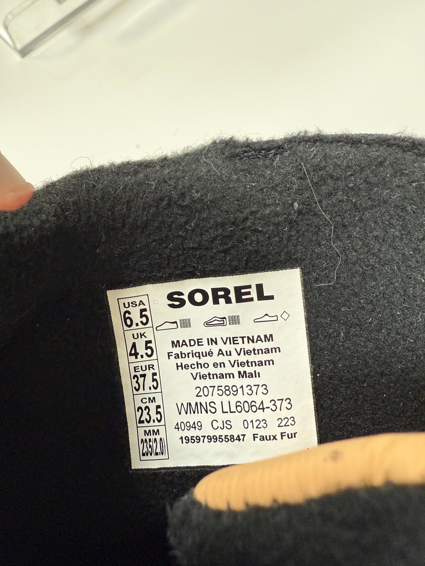 Sorel Whitney Short Boots (Womens 6.5)