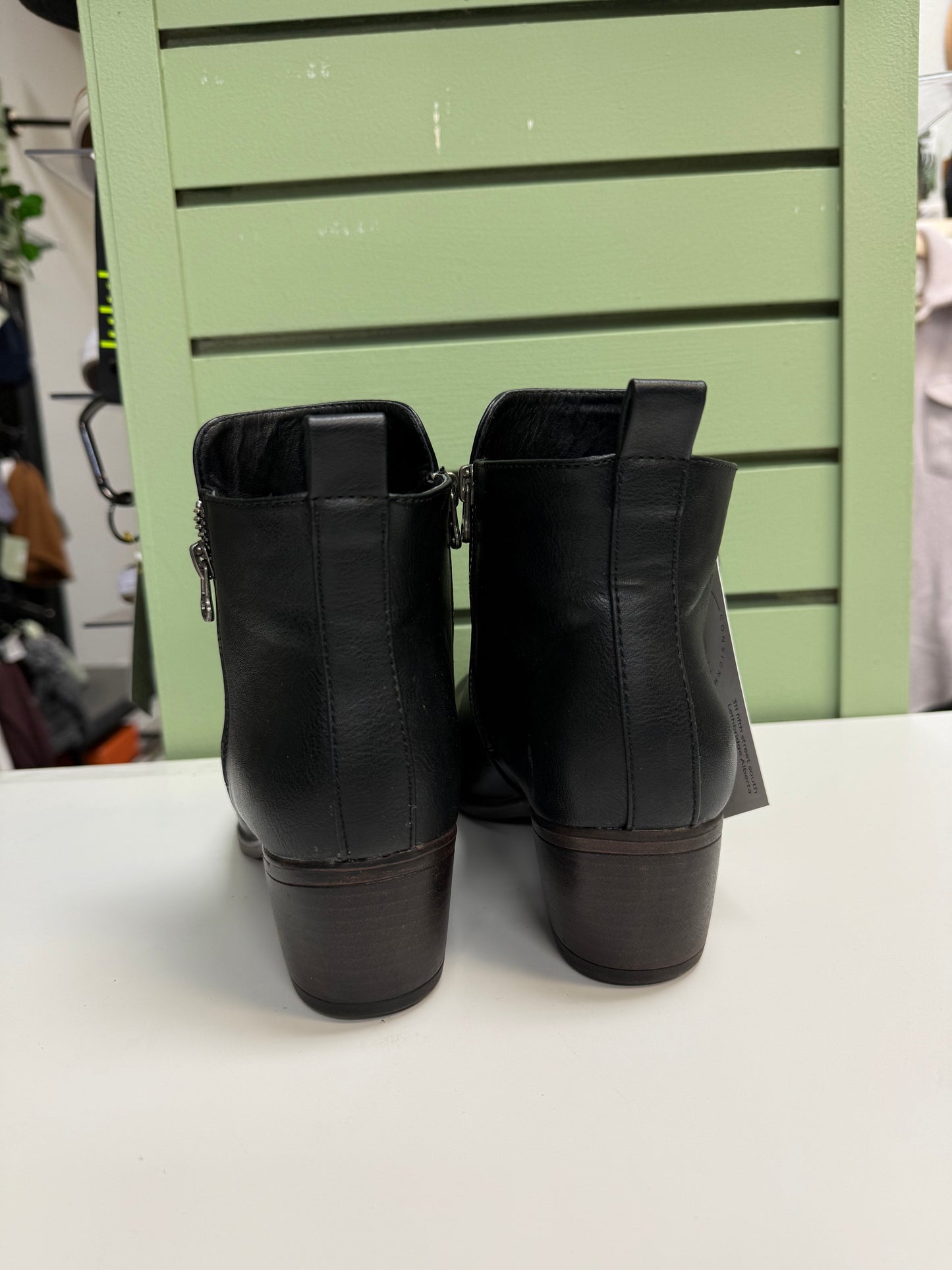 CLEARANCE Taxi Heeled Booties (Womens 8/39)