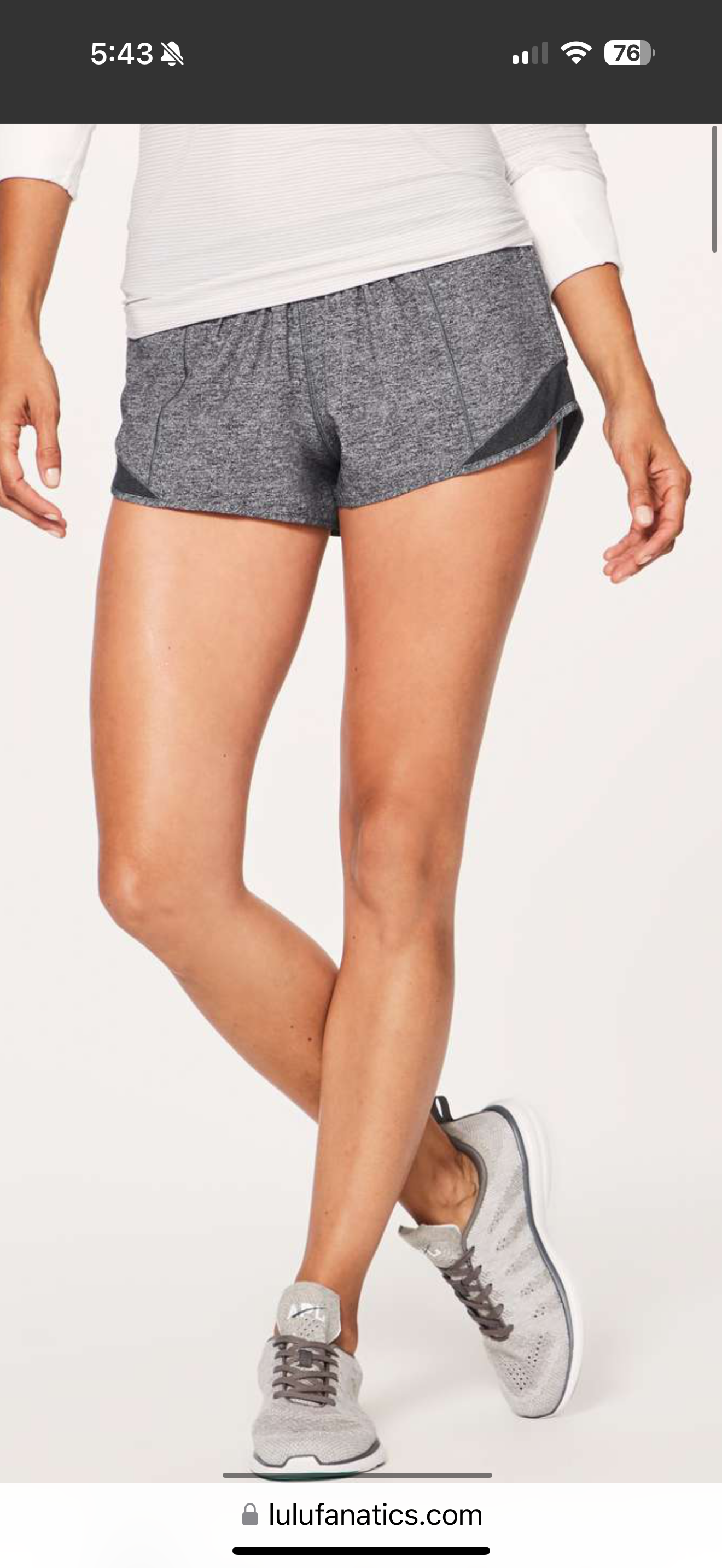 Lululemon Hotty Hot LR Short 2.5” (8)