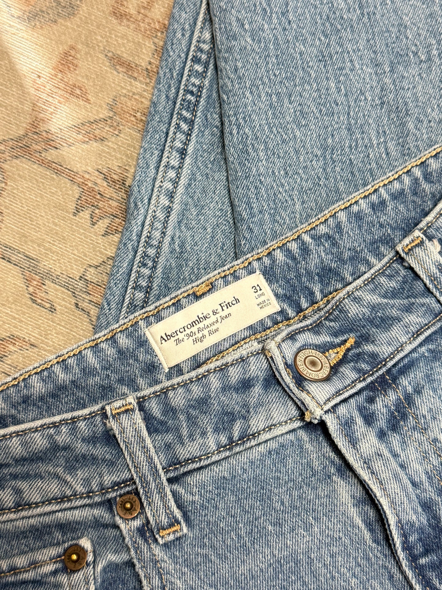 Abercrombie ‘90s Relaxed HR Jeans (31x34)