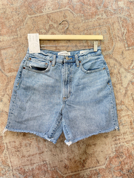 Denim Forum BF Loose Mid Thigh Short (27)