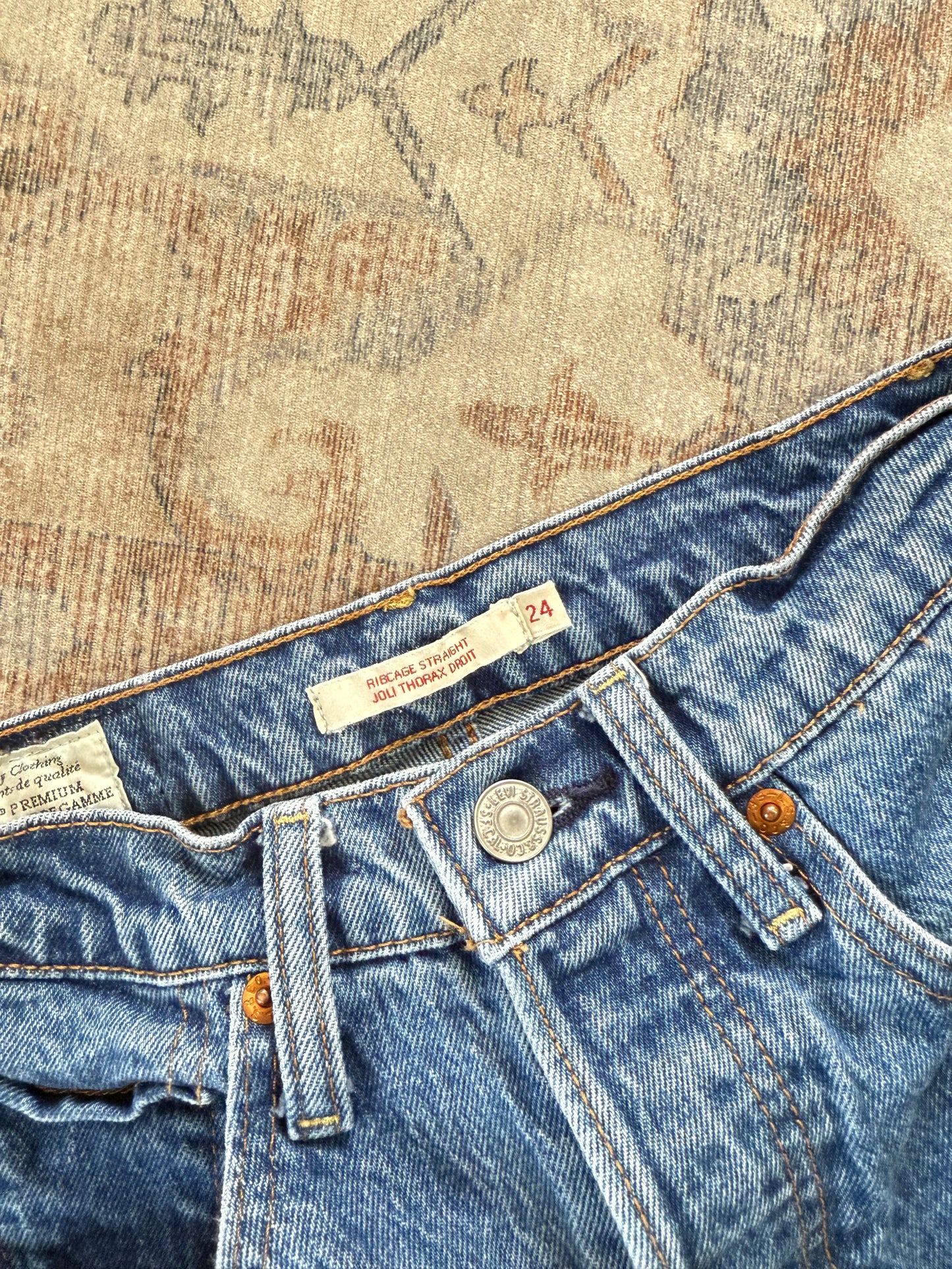 Levi’s Ribcage Straight HR Jeans (24x27)