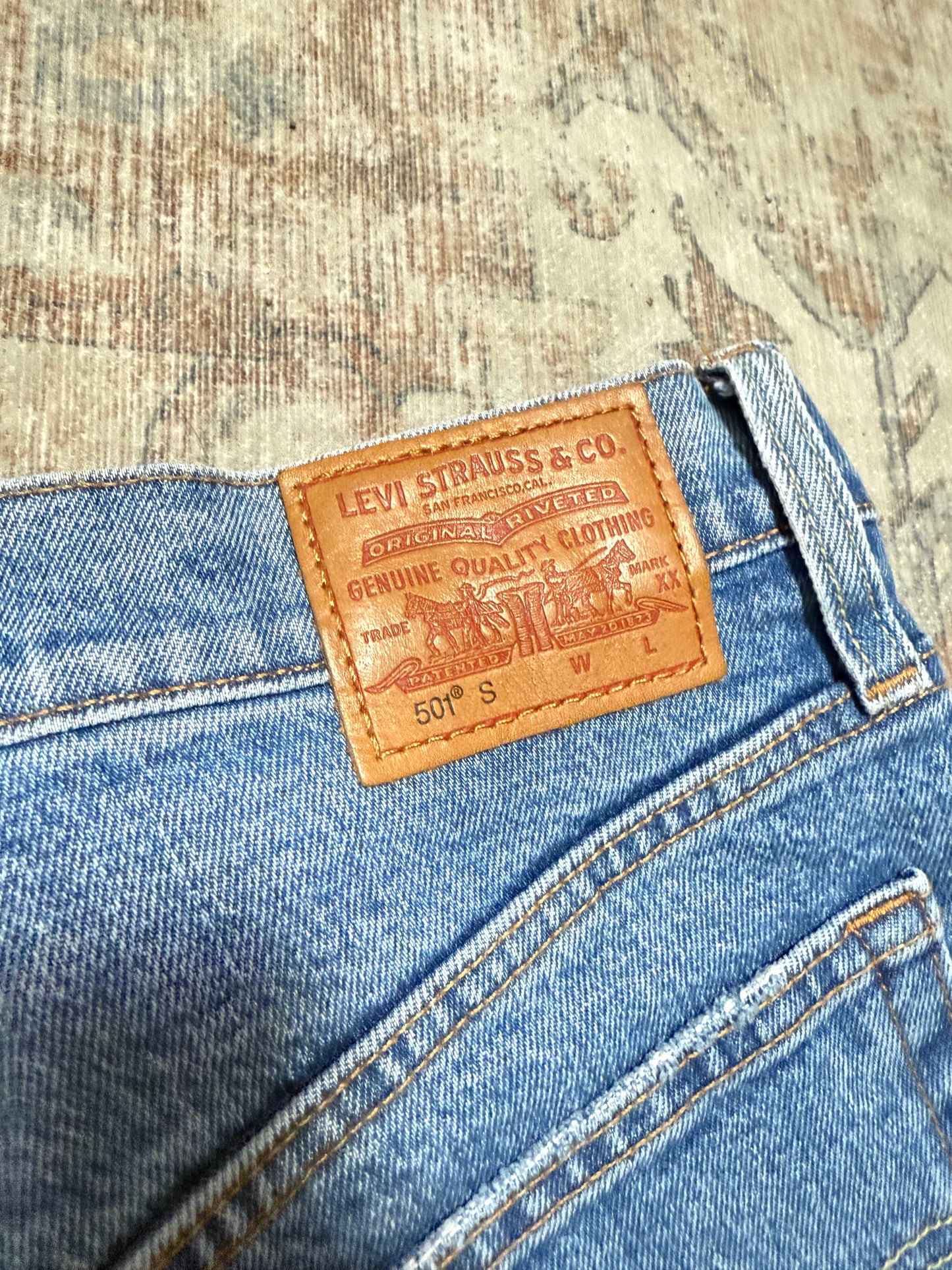 Levi 501 Skinny HR Jeans (25x28)