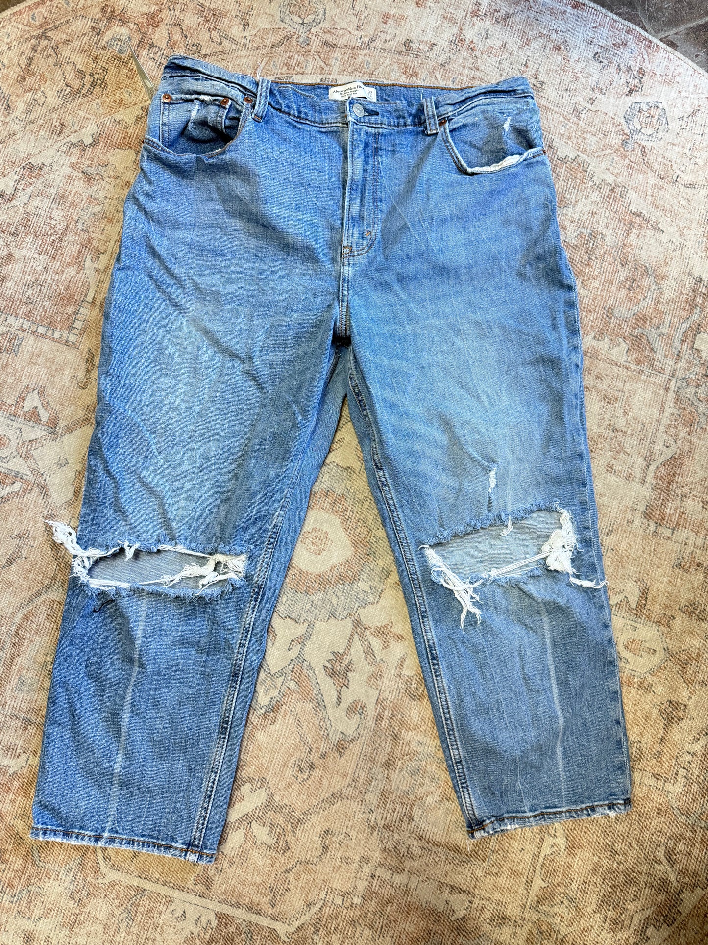 Abercrombie Ankle Straight Ultra HR Jeans (33x24)