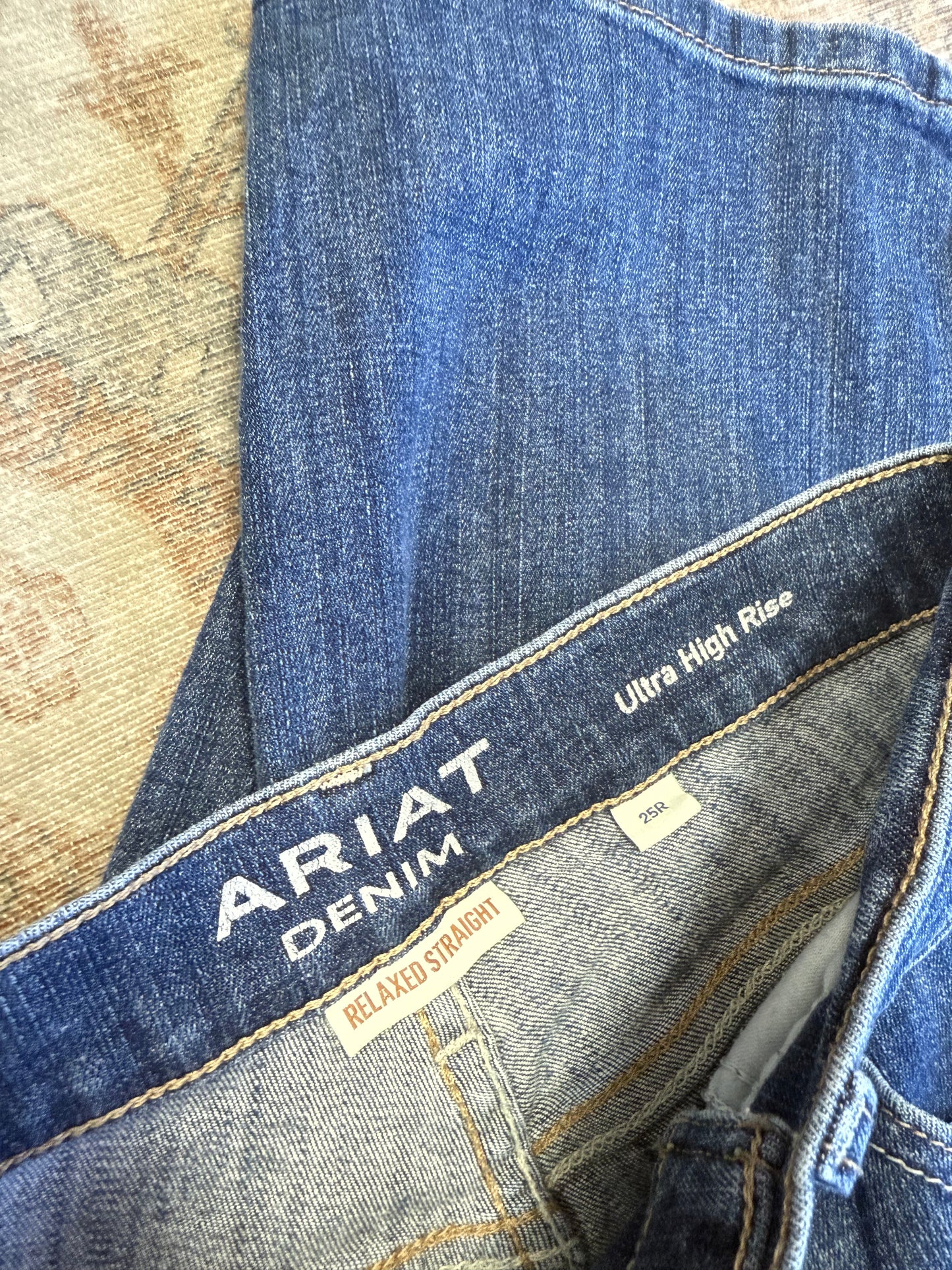 Ariat Relaxed Straight Ultra HR Jeans (25x33)