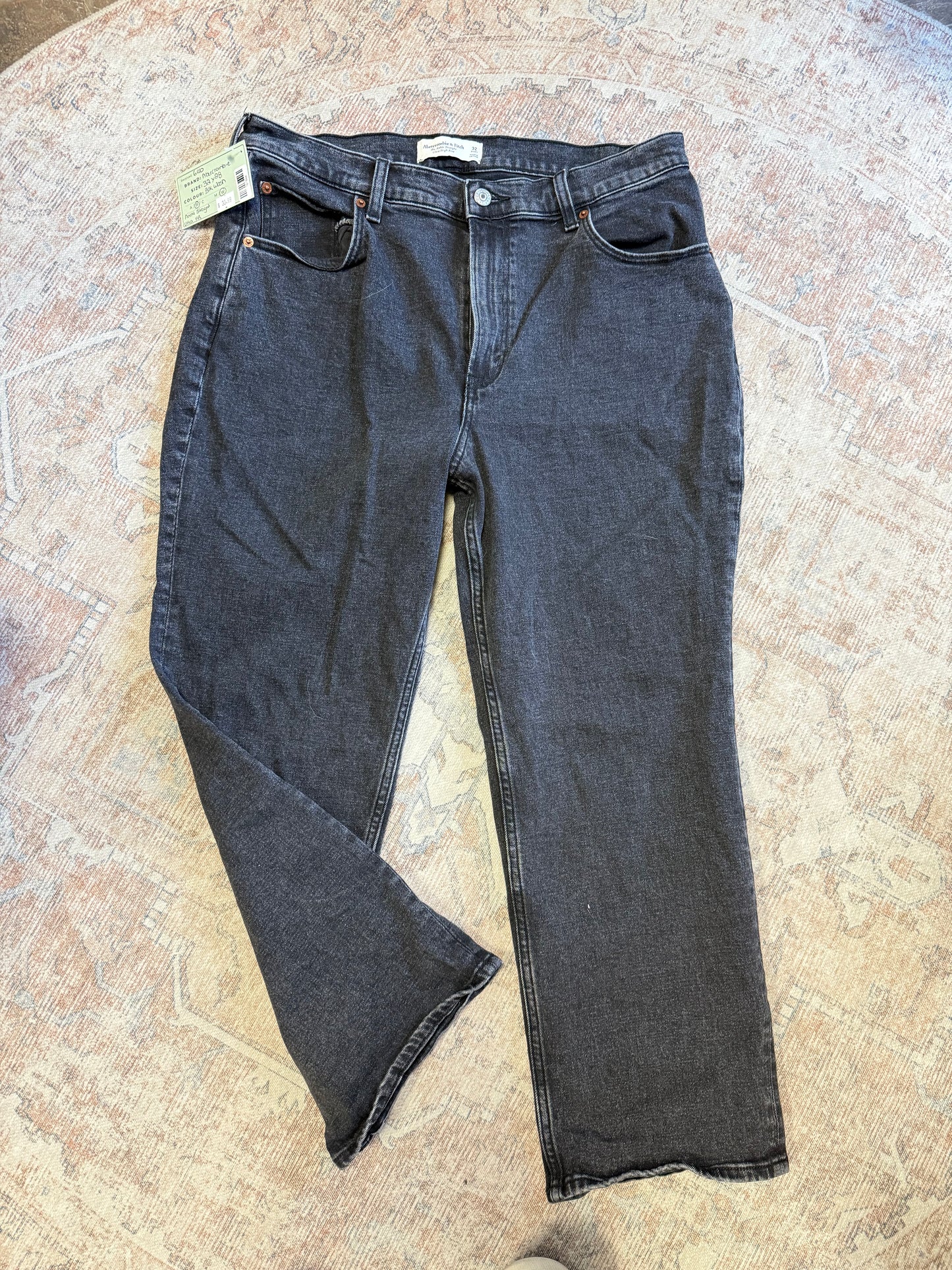 Abercrombie Ankle Straight Ultra HR Jeans (32x28)