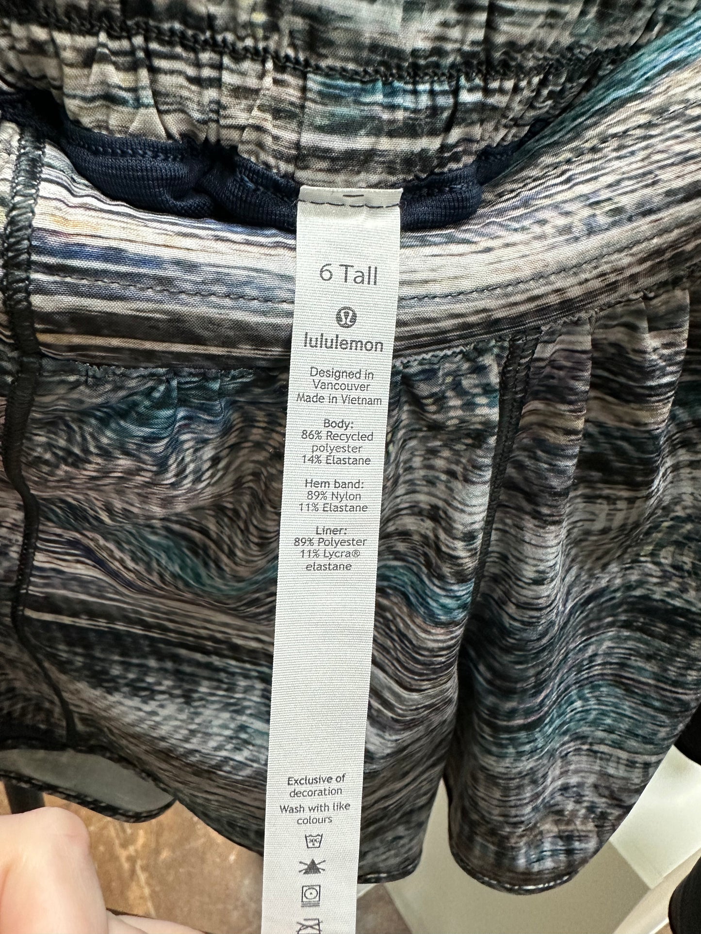 Lululemon Hotty Hot Short 4” (6)