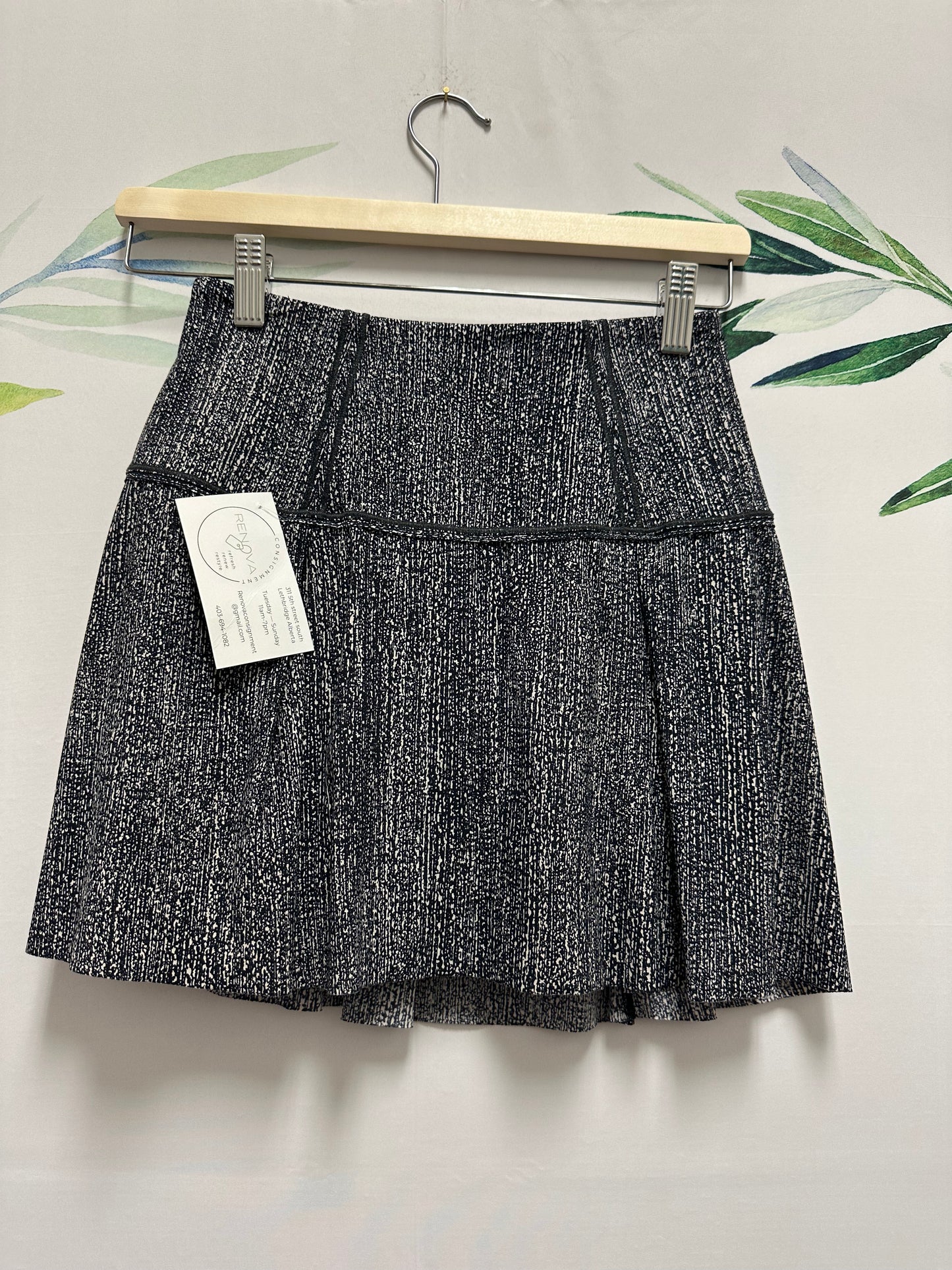 Lululemon Lost in Pace MR Skirt 15” (2)