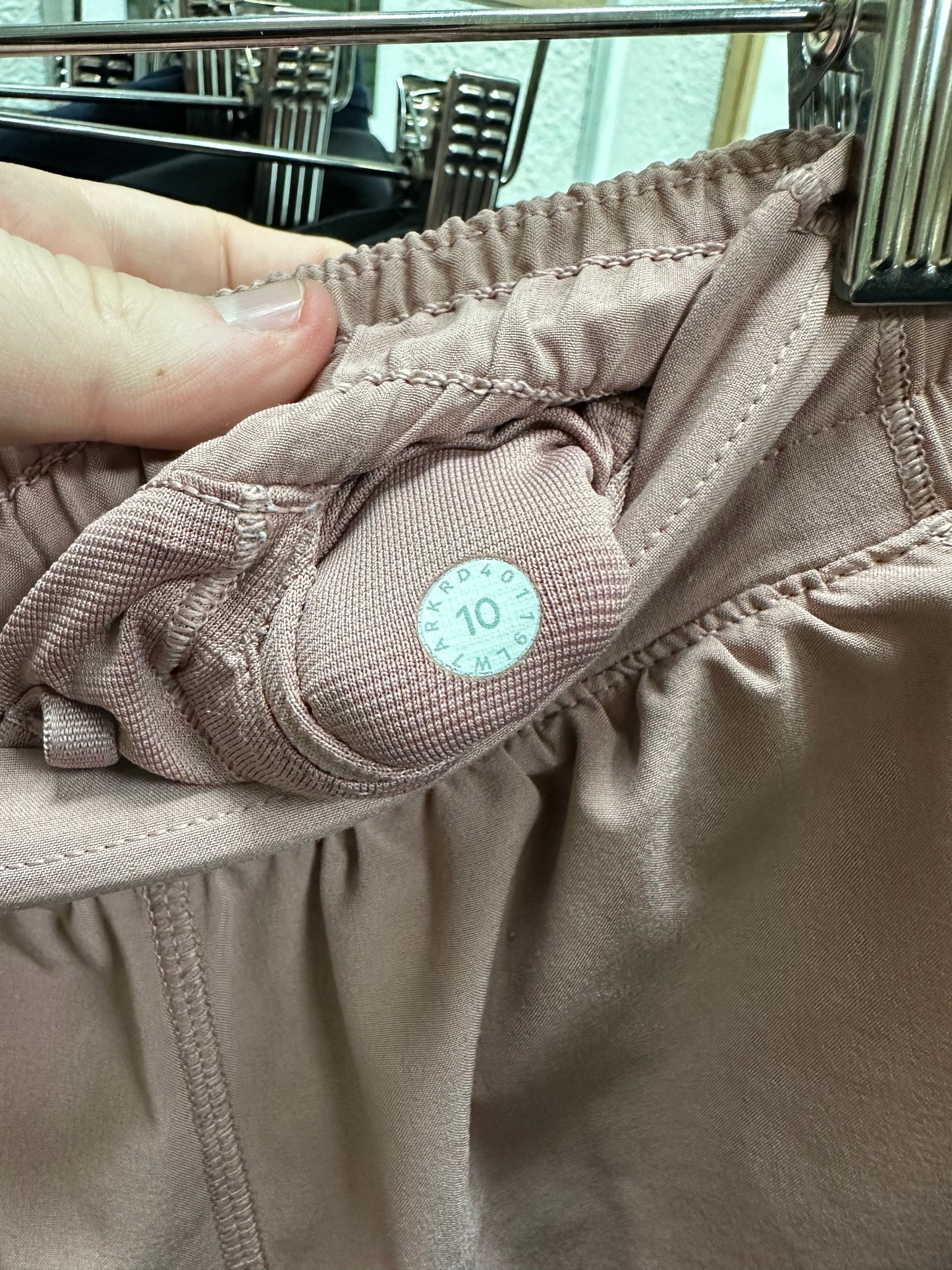 Lululemon Hotty Hot Short 2.5” (10)