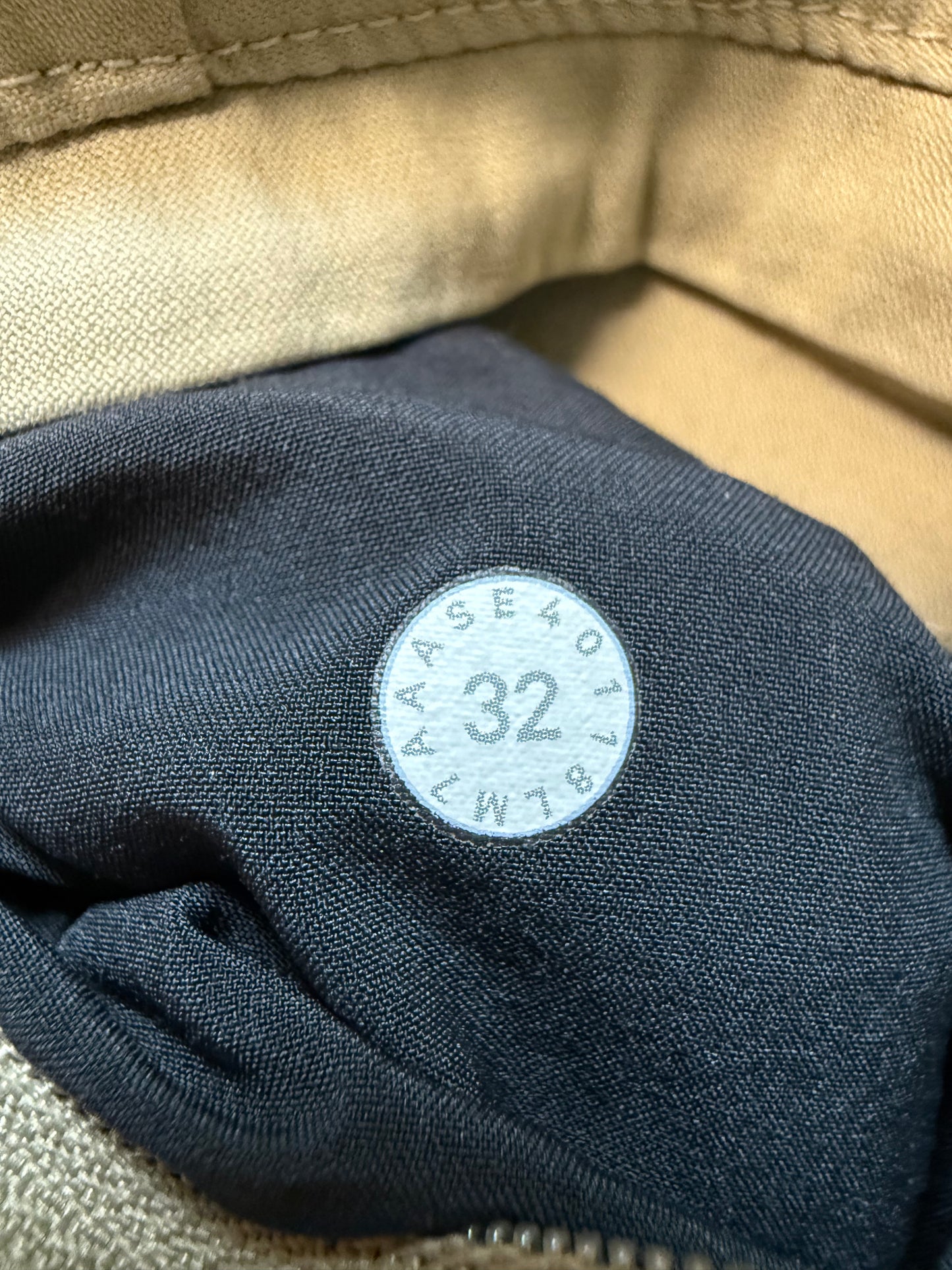 Lululemon Commission Short Slim 9” (32)