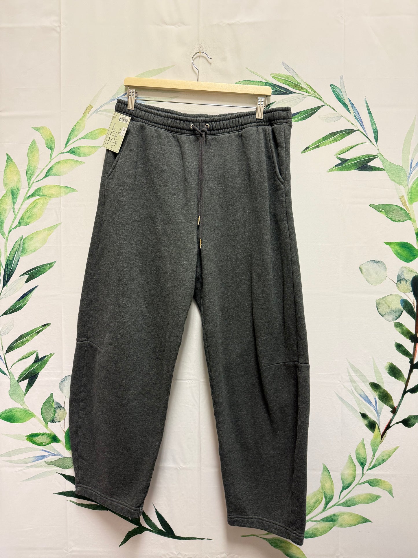 Abercrombie Tapered Sweatpants (L)