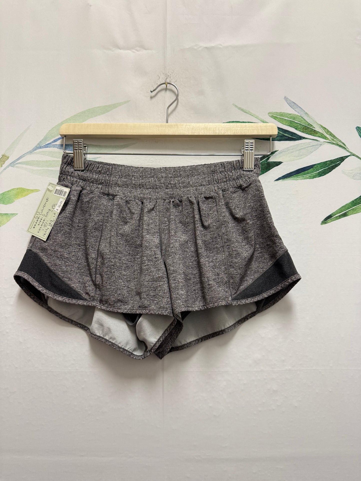 Lululemon Hotty Hot LR Short 2.5” (6)