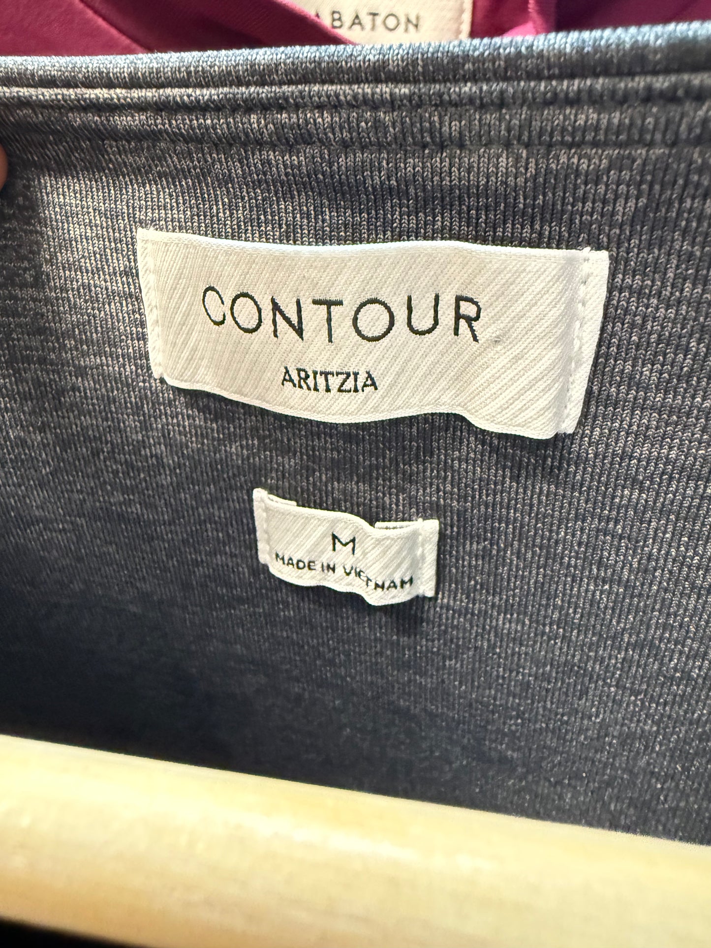 Aritzia Contour Prosperity Longsleeve Bodysuit (M)