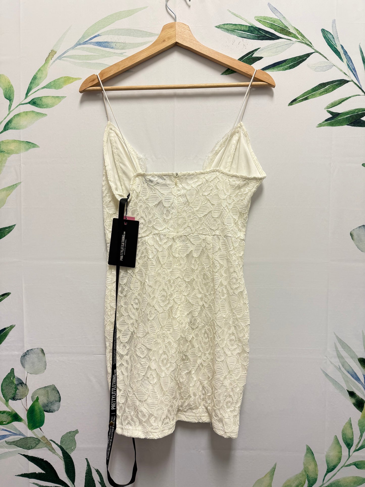 Pretty Little Thing Bodycon Plunge Mini Dress (4)
