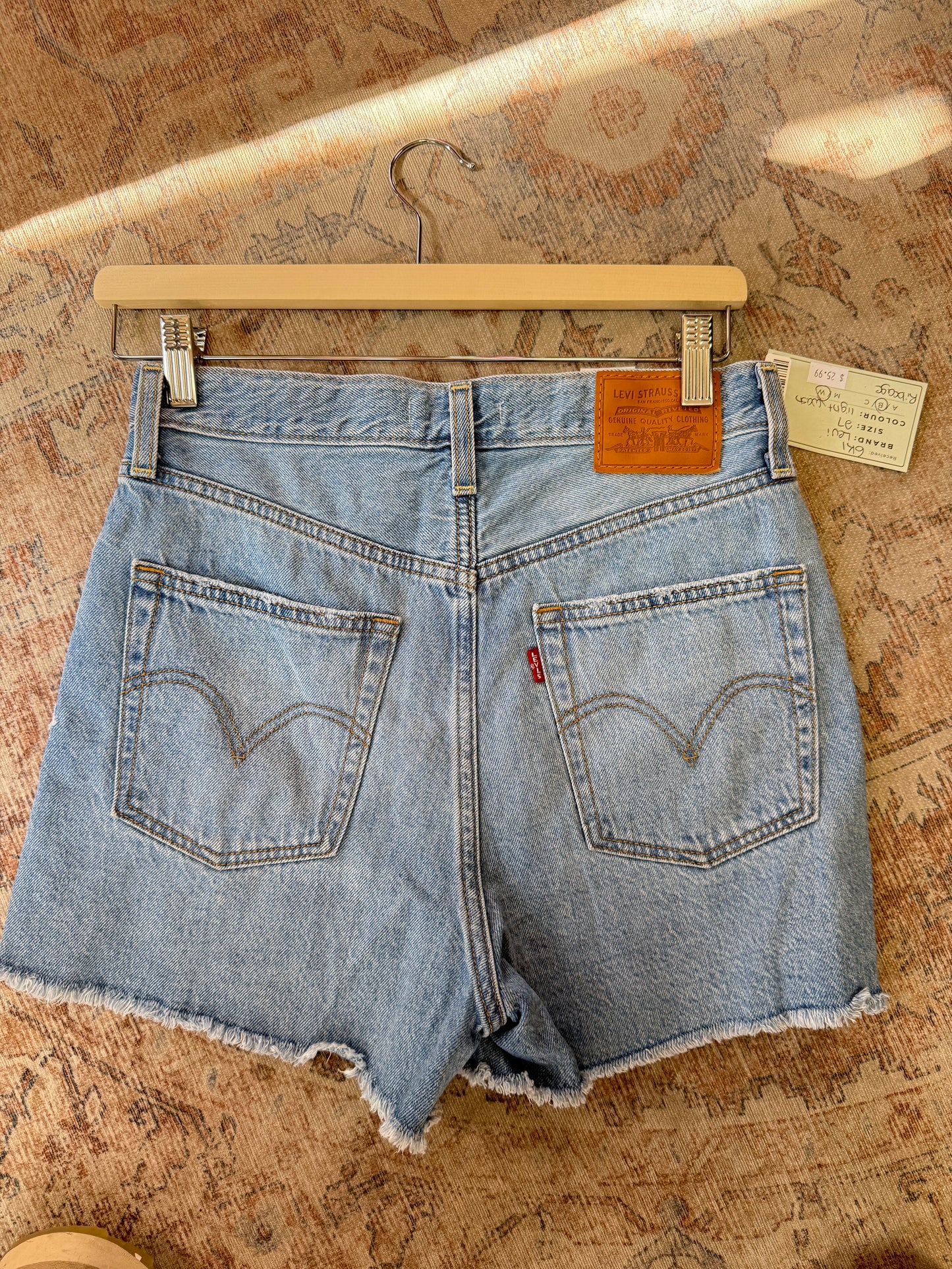 Levi’s Ribcage HR Shorts (27)