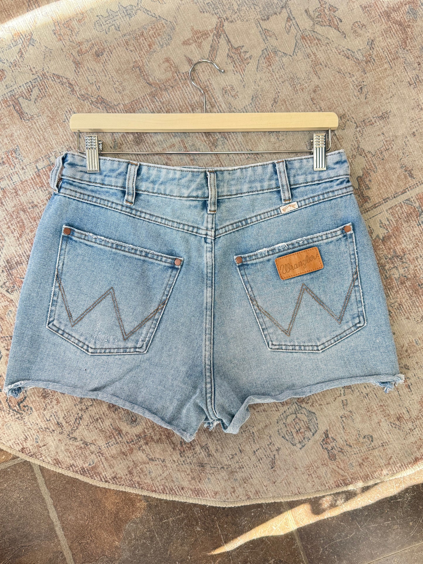 Wrangler X Billabong Cutoff HR Shorts (29)
