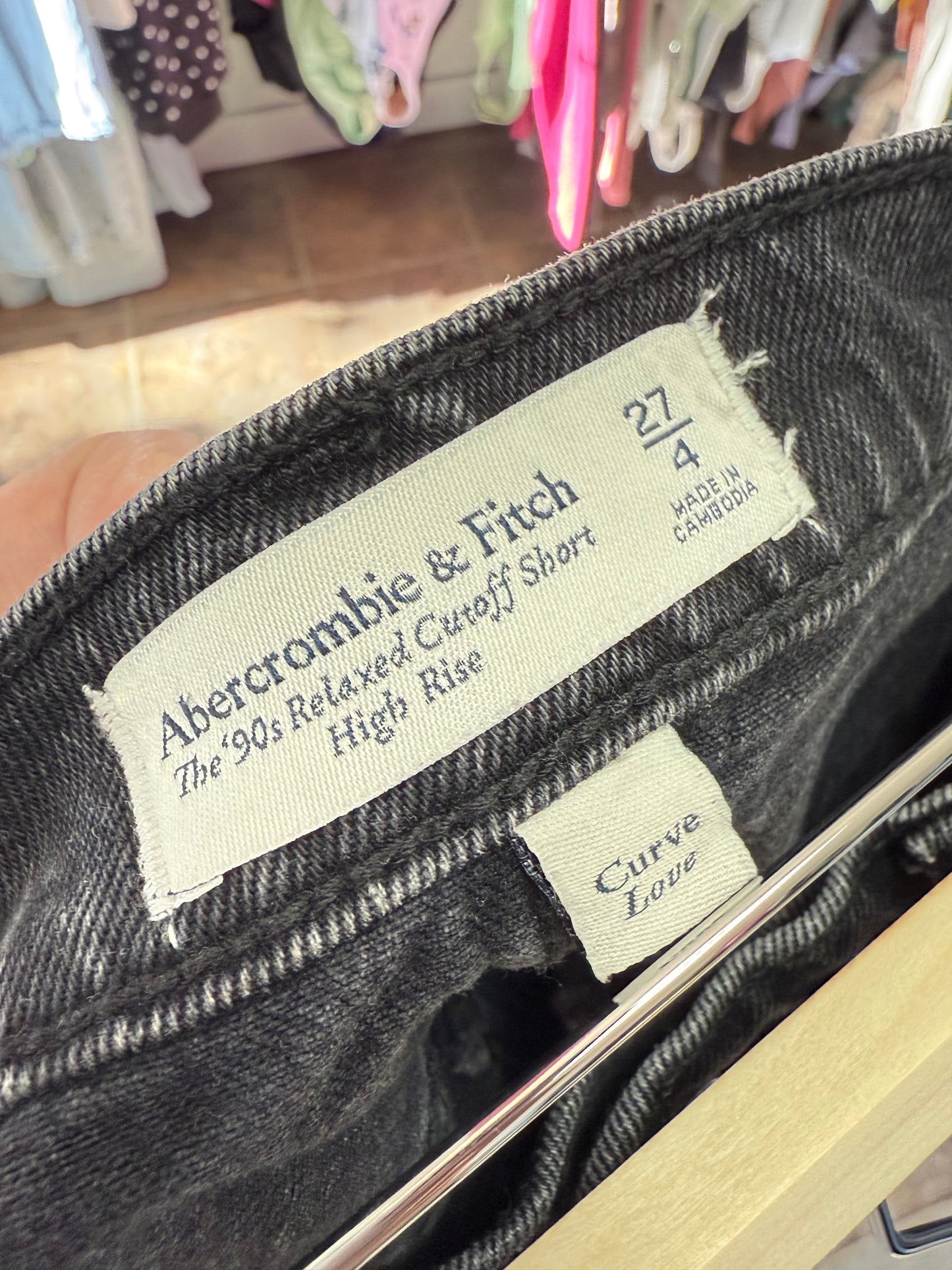 Abercrombie ‘90s Relaxed Cutoff HR Shorts (27)